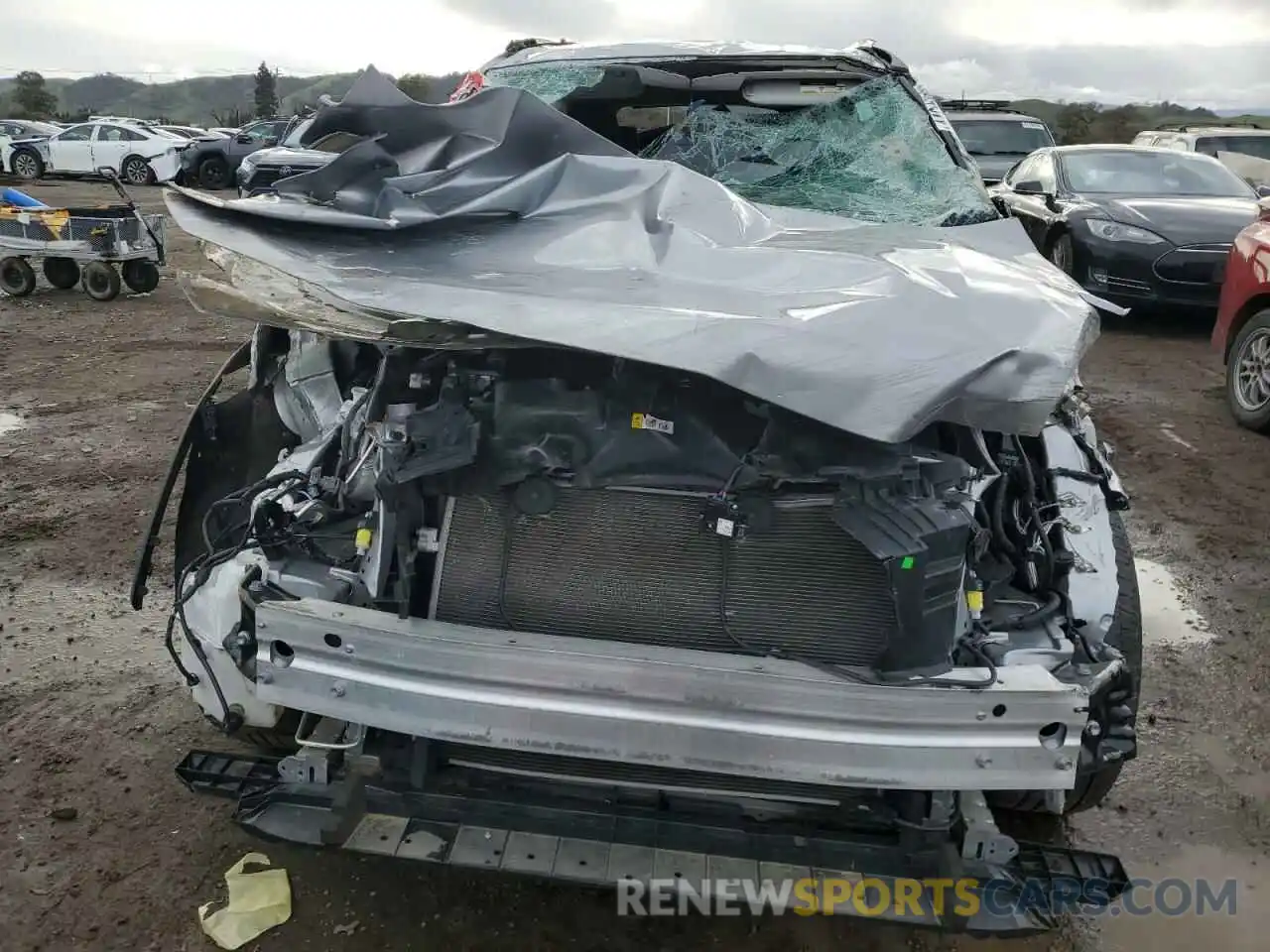 5 Photograph of a damaged car 2T3W1RFV2MC110565 TOYOTA RAV4 2021