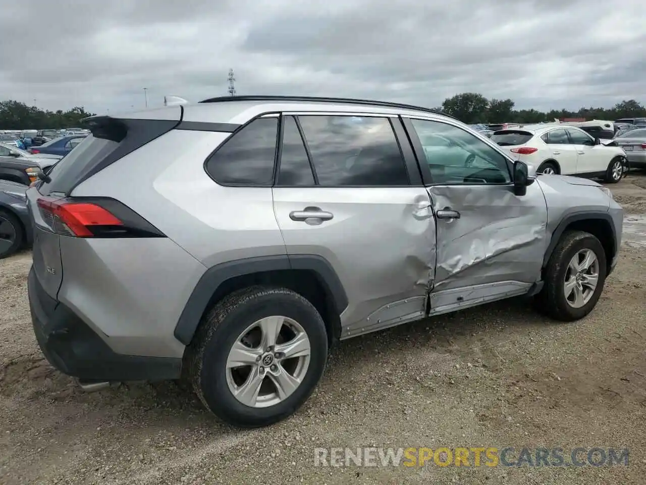 3 Photograph of a damaged car 2T3W1RFV2MC114678 TOYOTA RAV4 2021