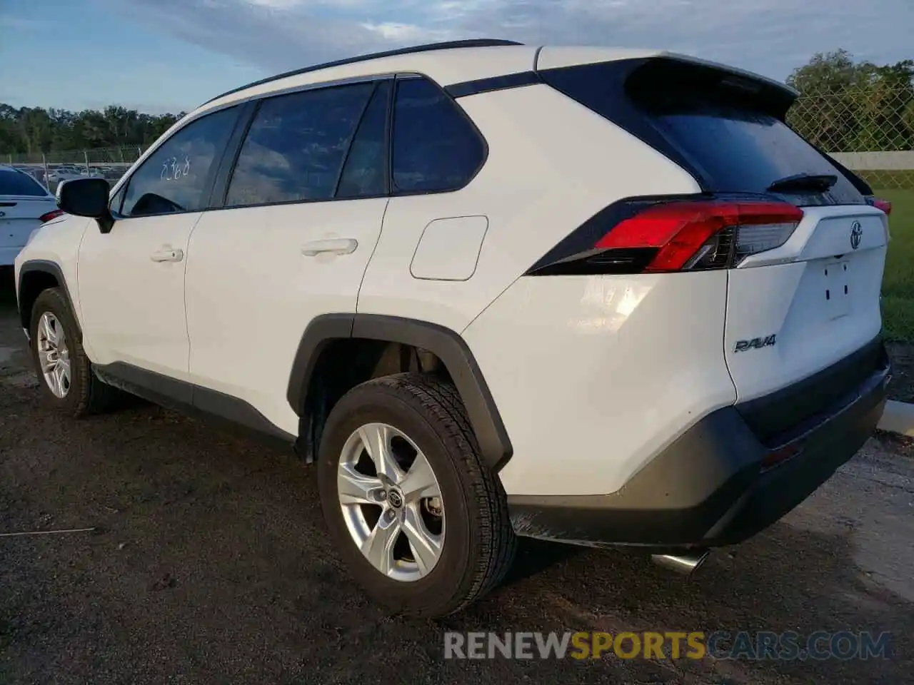 3 Photograph of a damaged car 2T3W1RFV2MC115099 TOYOTA RAV4 2021