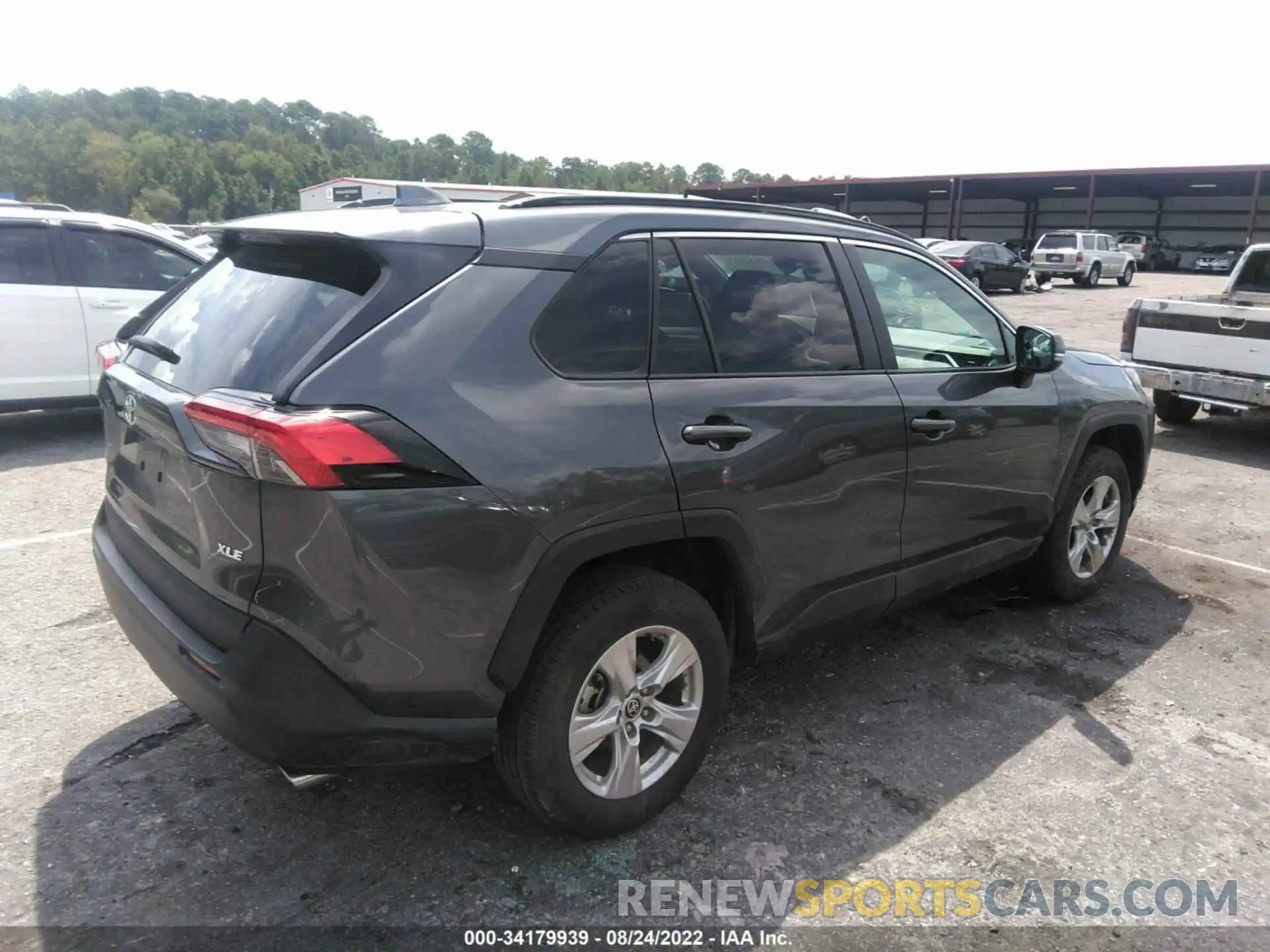 4 Photograph of a damaged car 2T3W1RFV2MC118231 TOYOTA RAV4 2021