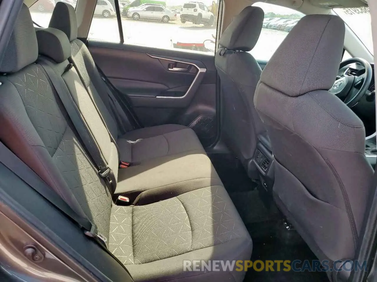 11 Photograph of a damaged car 2T3W1RFV2MC130573 TOYOTA RAV4 2021