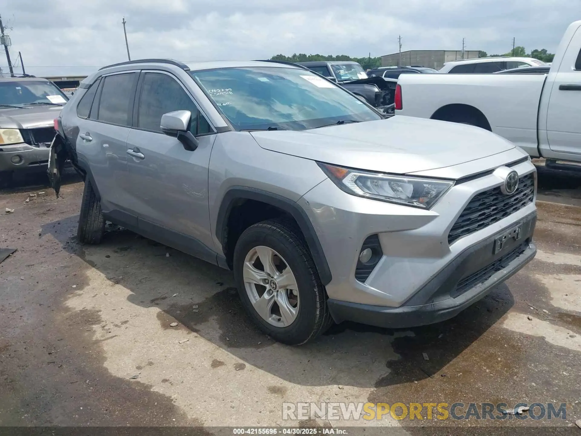 1 Photograph of a damaged car 2T3W1RFV2MC151021 TOYOTA RAV4 2021