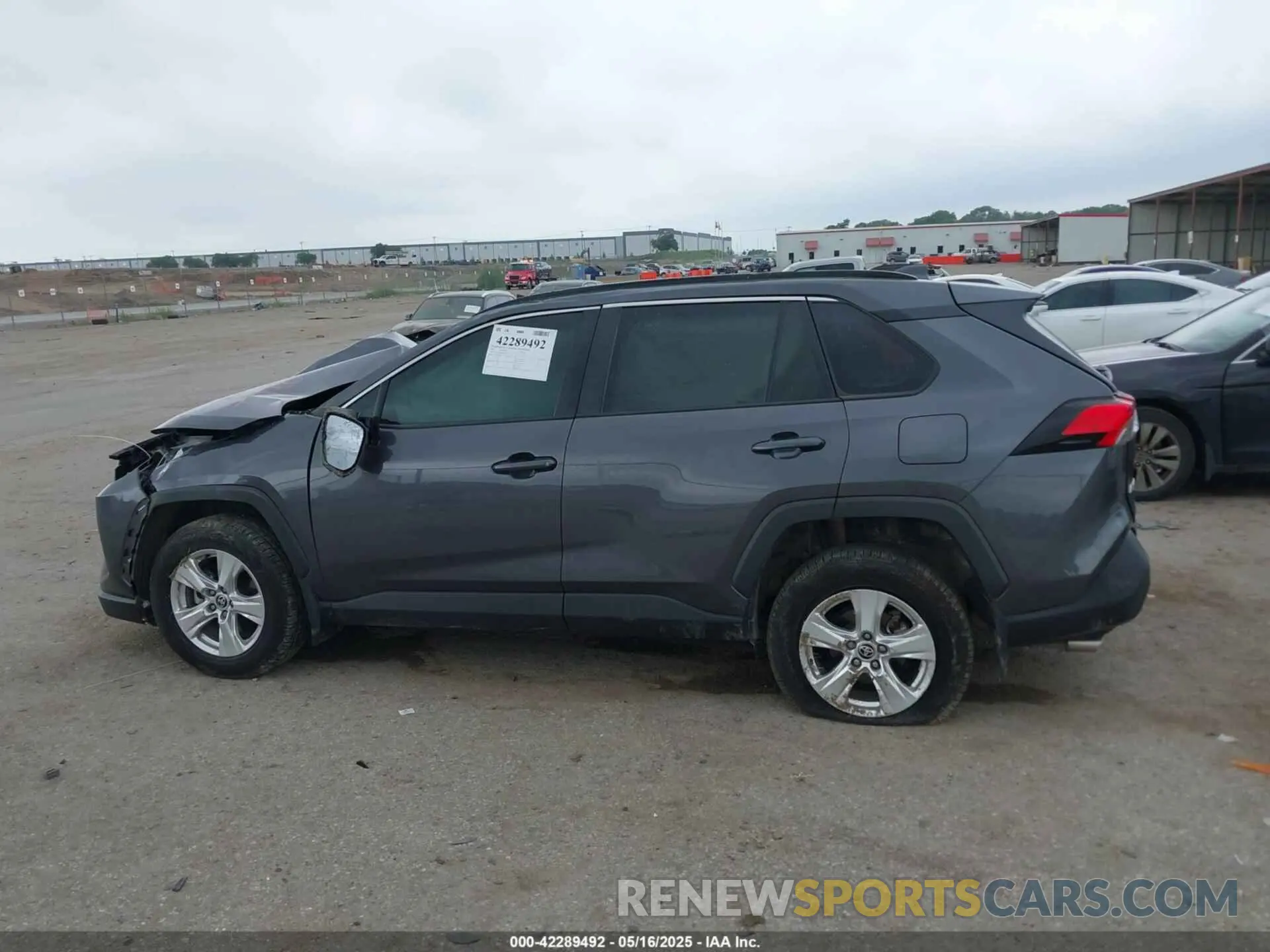 13 Photograph of a damaged car 2T3W1RFV2MC160236 TOYOTA RAV4 2021