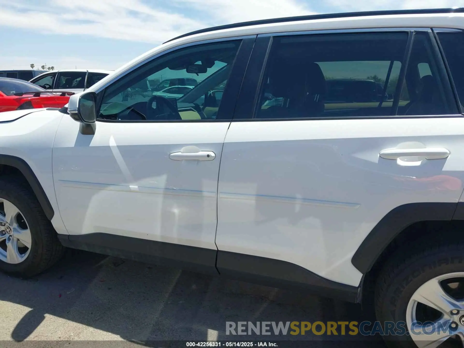 14 Photograph of a damaged car 2T3W1RFV2MC168675 TOYOTA RAV4 2021