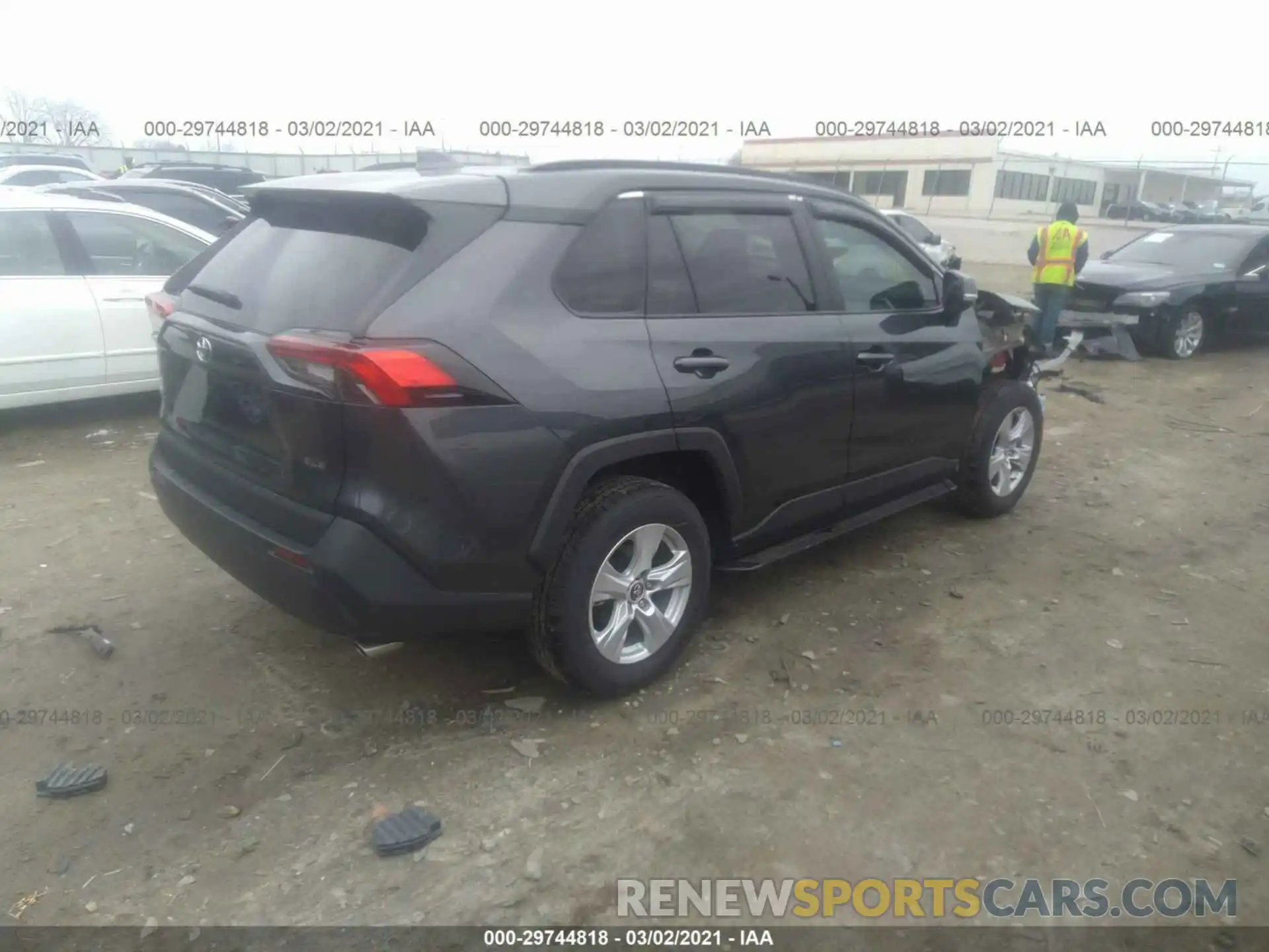 4 Photograph of a damaged car 2T3W1RFV2MW104232 TOYOTA RAV4 2021