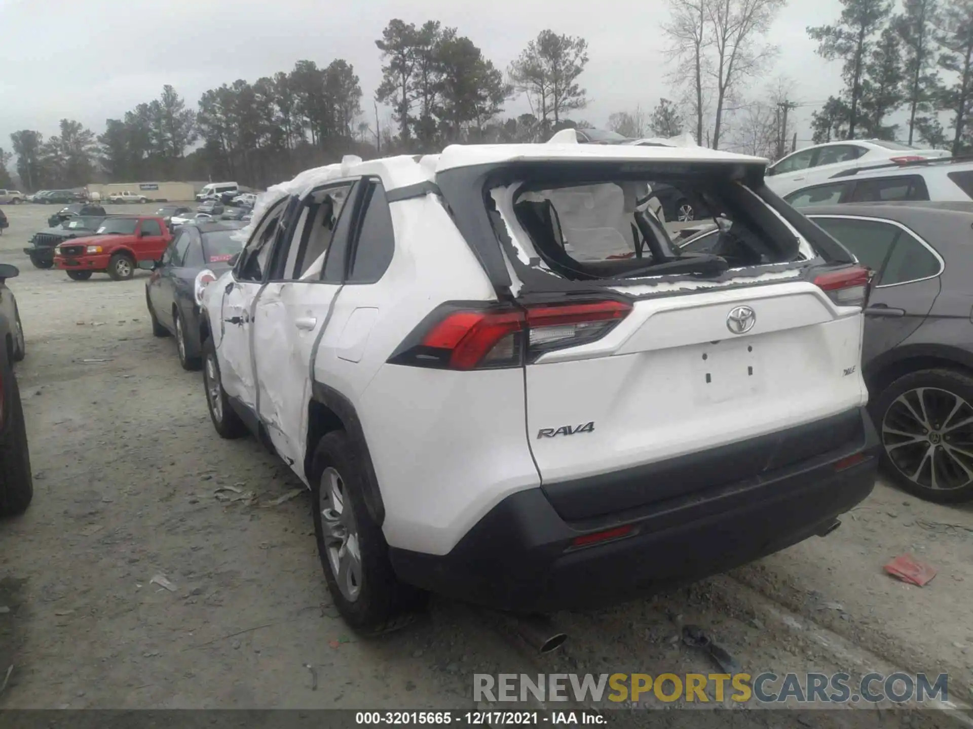 3 Photograph of a damaged car 2T3W1RFV2MW116705 TOYOTA RAV4 2021