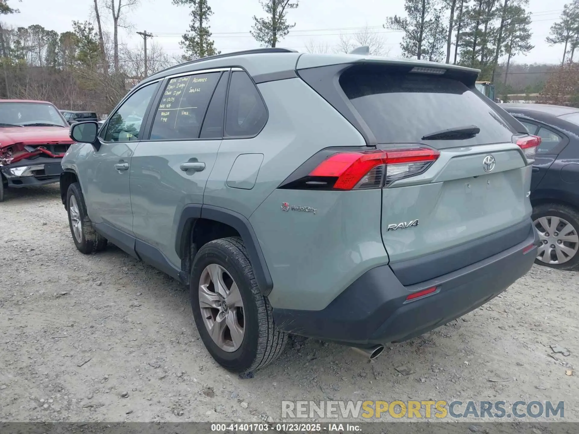 3 Photograph of a damaged car 2T3W1RFV2MW117515 TOYOTA RAV4 2021