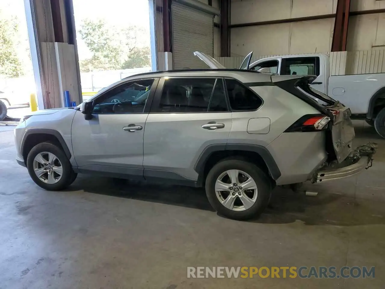 2 Photograph of a damaged car 2T3W1RFV2MW128935 TOYOTA RAV4 2021