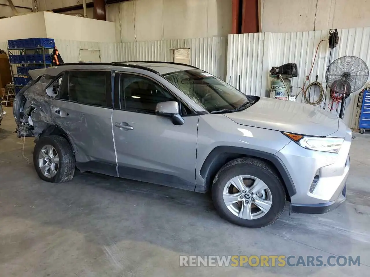 4 Photograph of a damaged car 2T3W1RFV2MW128935 TOYOTA RAV4 2021