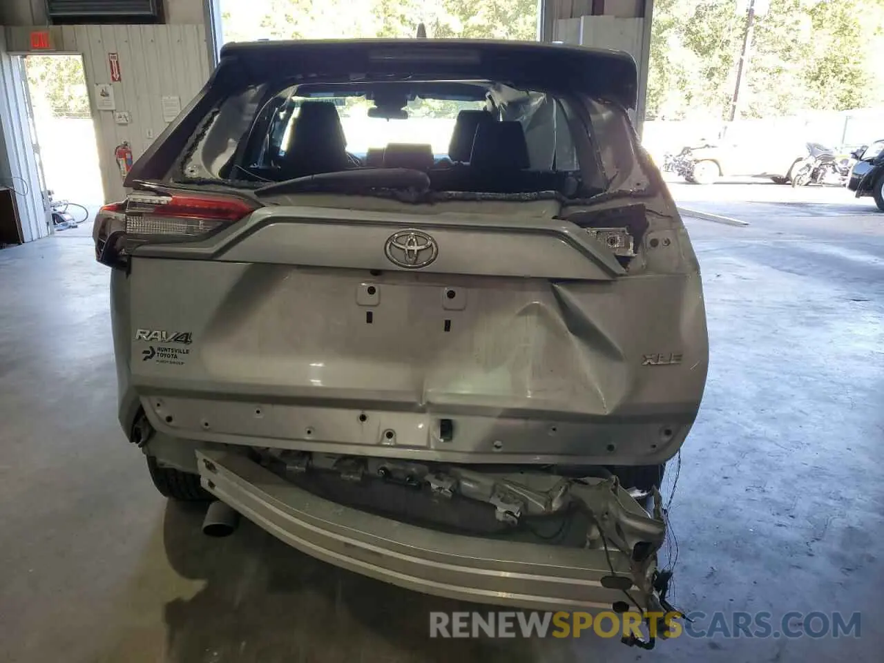 6 Photograph of a damaged car 2T3W1RFV2MW128935 TOYOTA RAV4 2021
