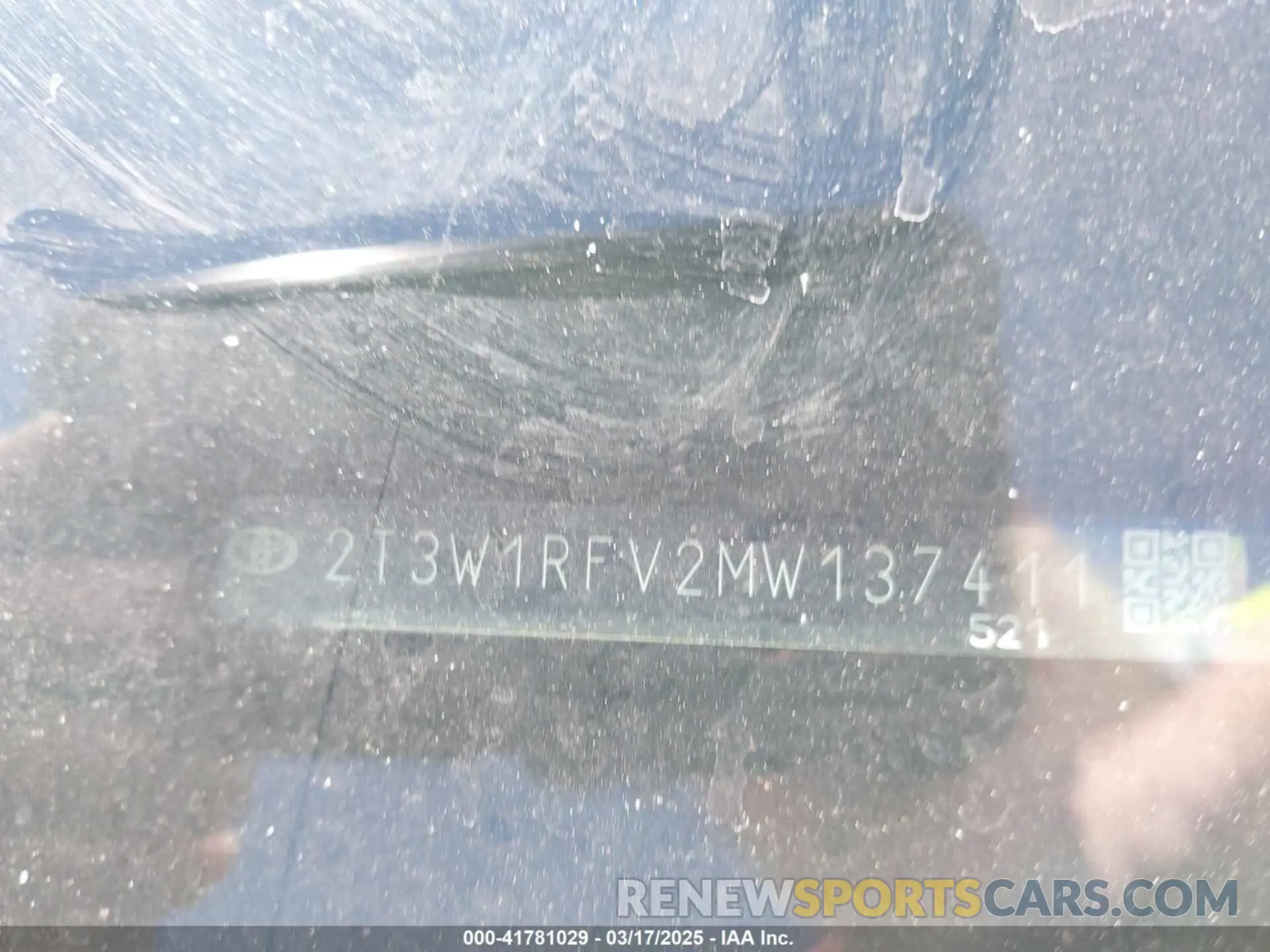 9 Photograph of a damaged car 2T3W1RFV2MW137411 TOYOTA RAV4 2021