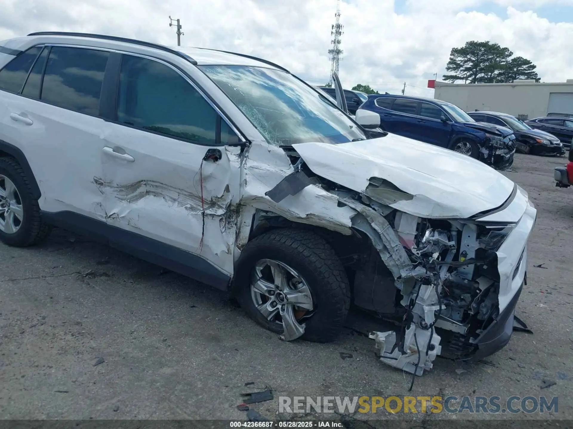 6 Photograph of a damaged car 2T3W1RFV2MW146030 TOYOTA RAV4 2021