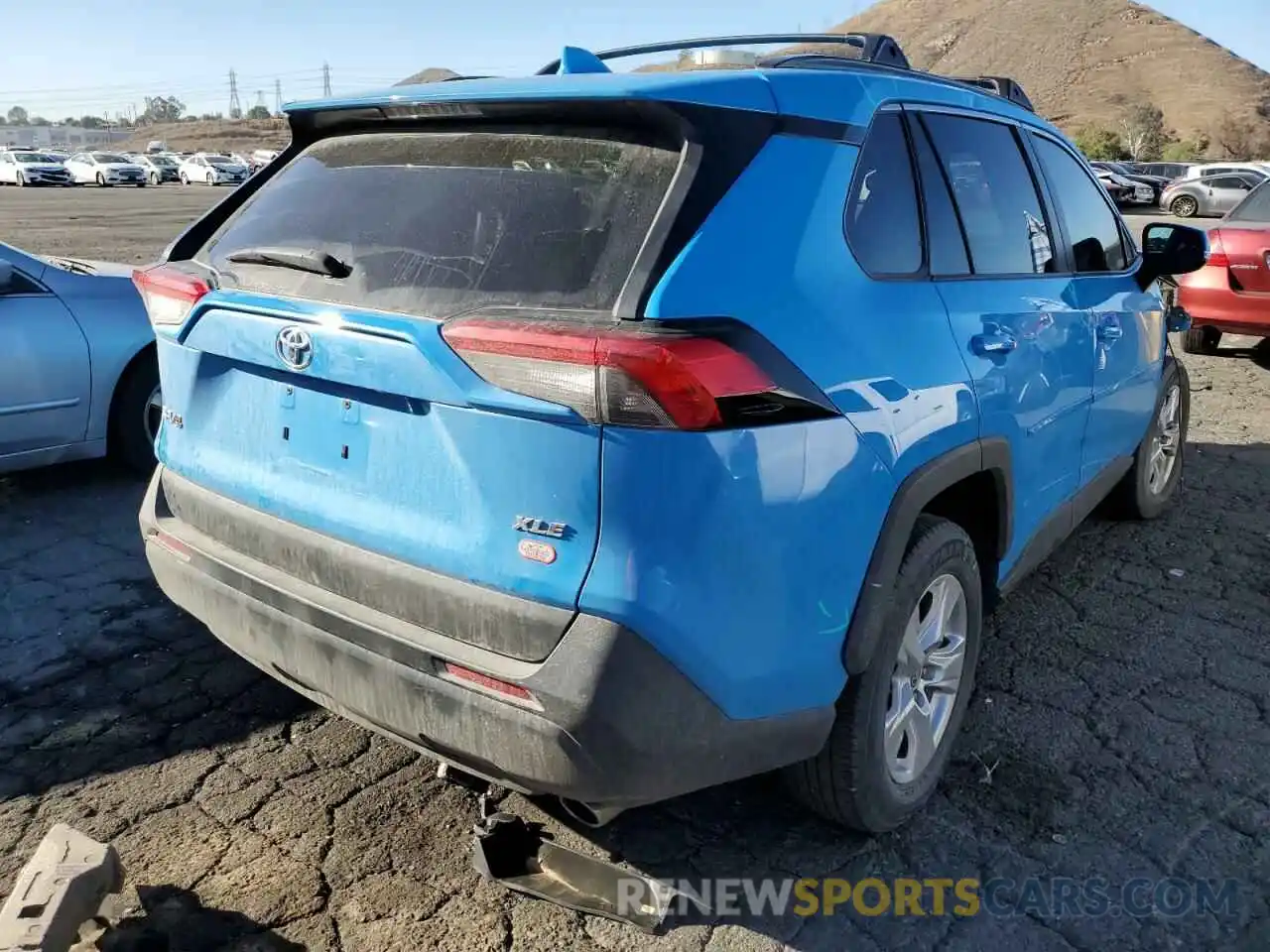 4 Photograph of a damaged car 2T3W1RFV2MW146240 TOYOTA RAV4 2021