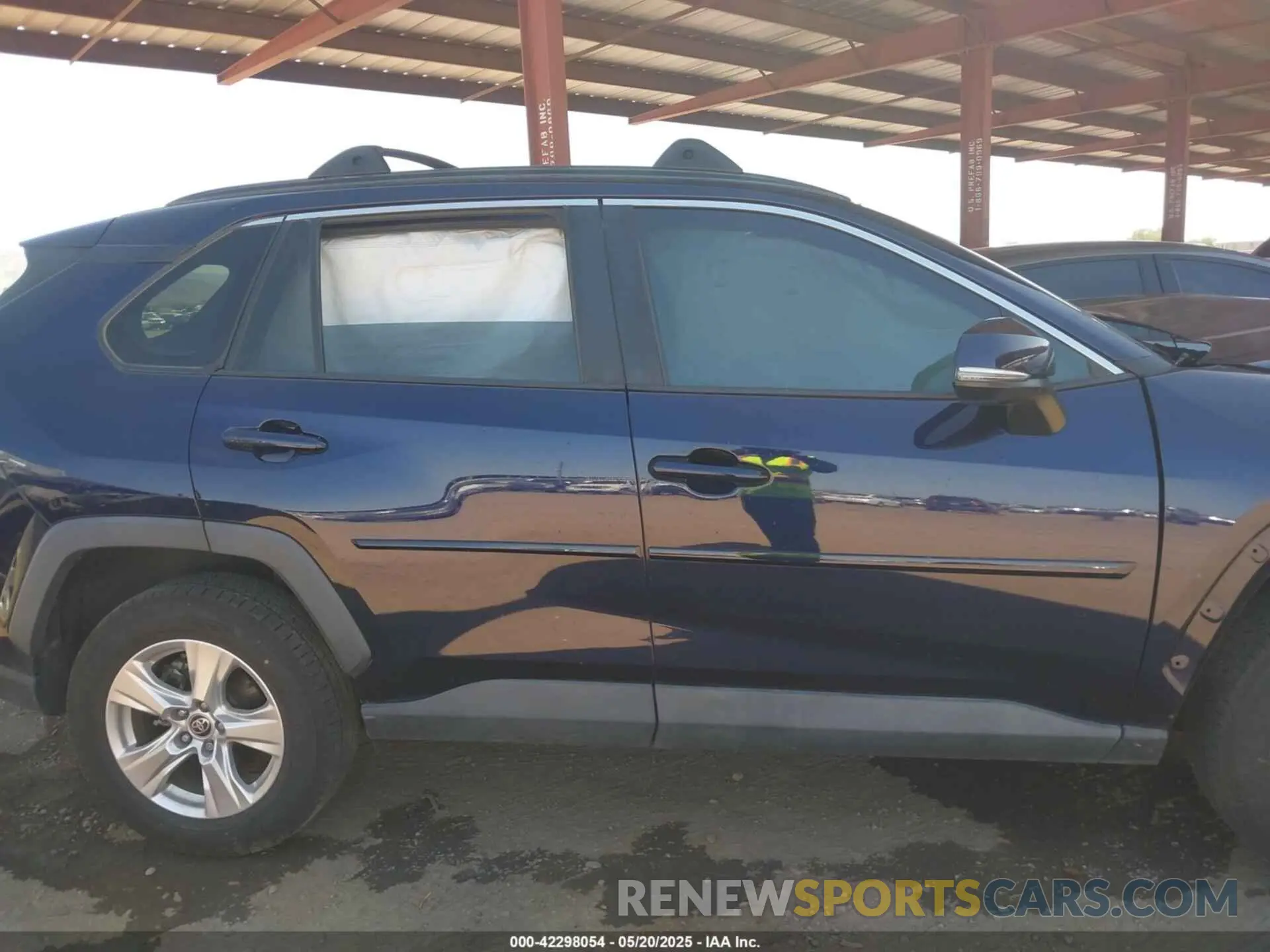 14 Photograph of a damaged car 2T3W1RFV2MW157691 TOYOTA RAV4 2021