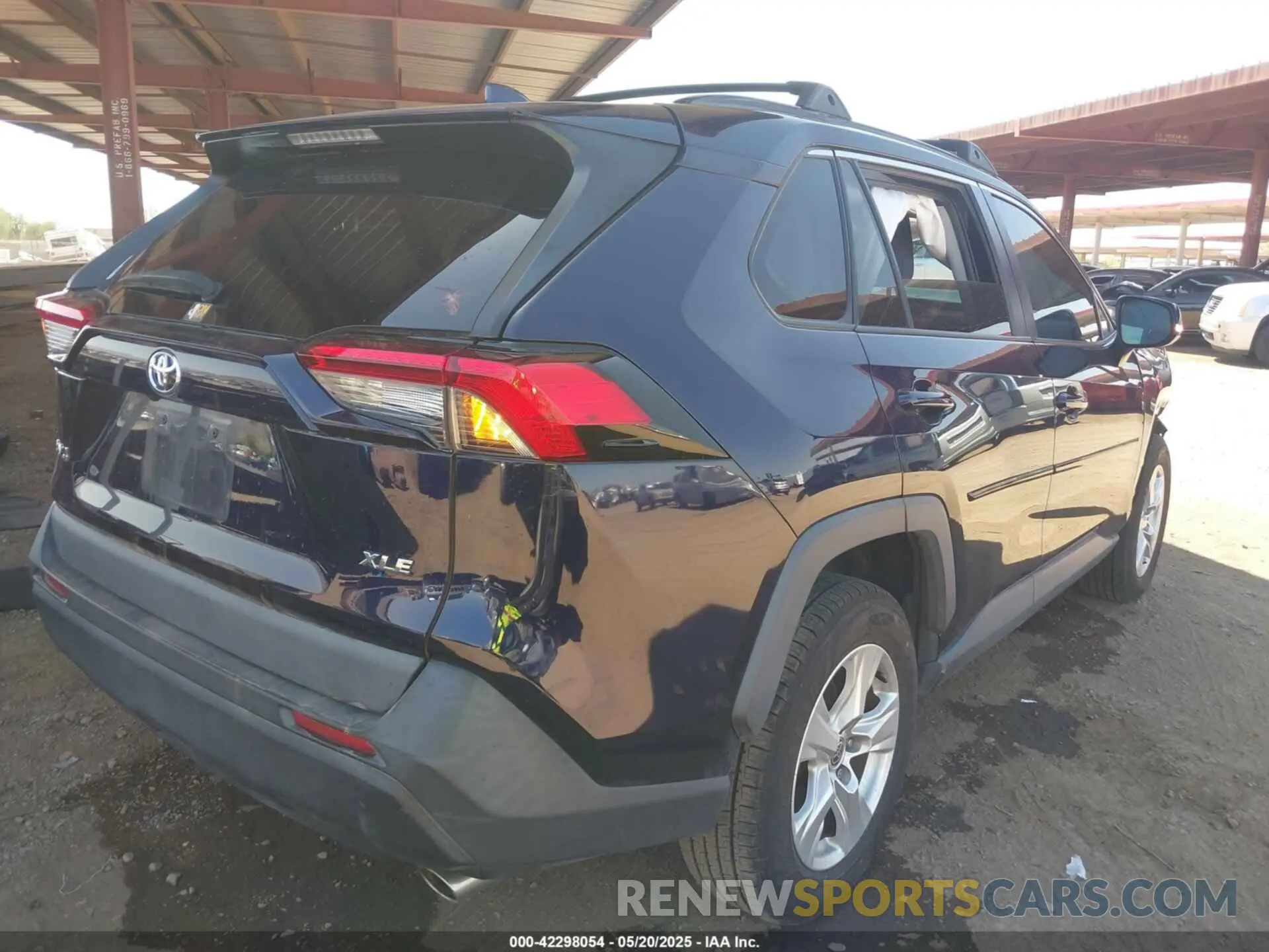 4 Photograph of a damaged car 2T3W1RFV2MW157691 TOYOTA RAV4 2021