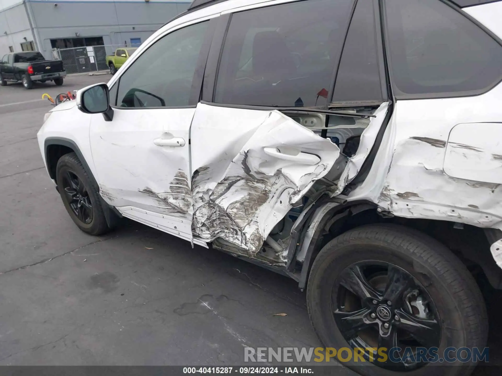 15 Photograph of a damaged car 2T3W1RFV2MW158971 TOYOTA RAV4 2021