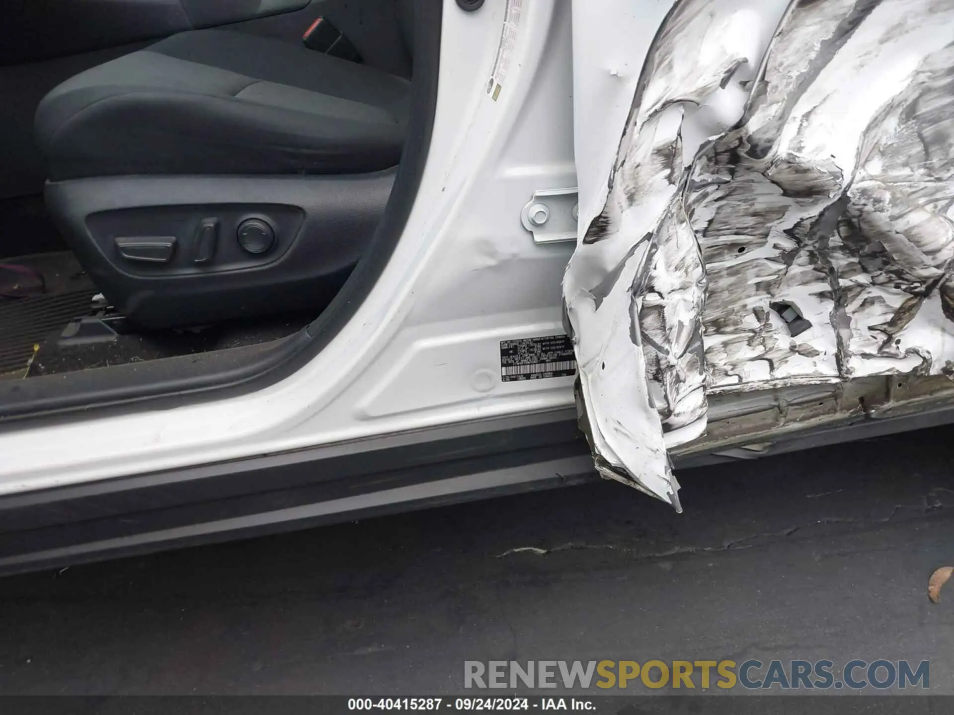 18 Photograph of a damaged car 2T3W1RFV2MW158971 TOYOTA RAV4 2021