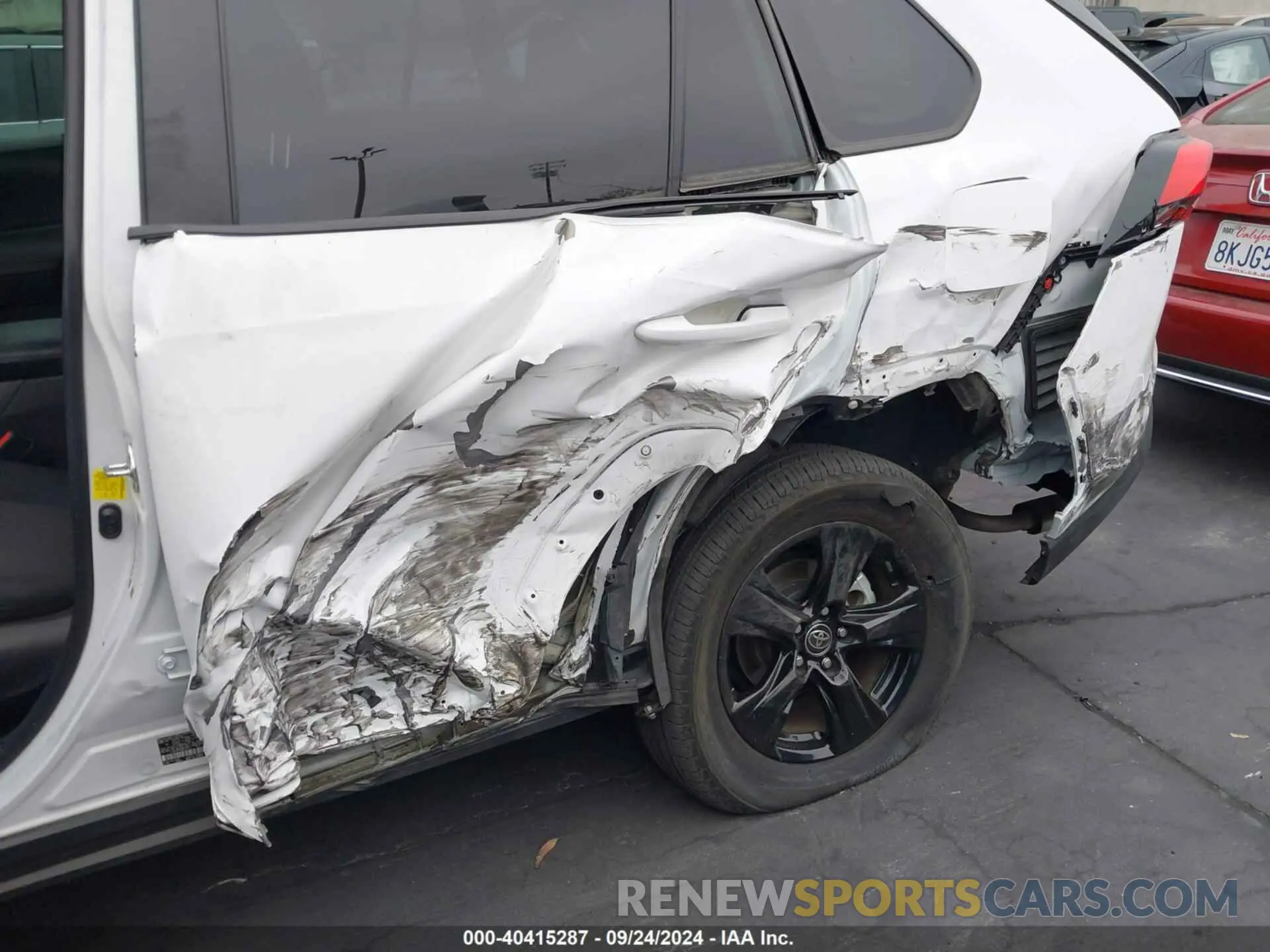 6 Photograph of a damaged car 2T3W1RFV2MW158971 TOYOTA RAV4 2021