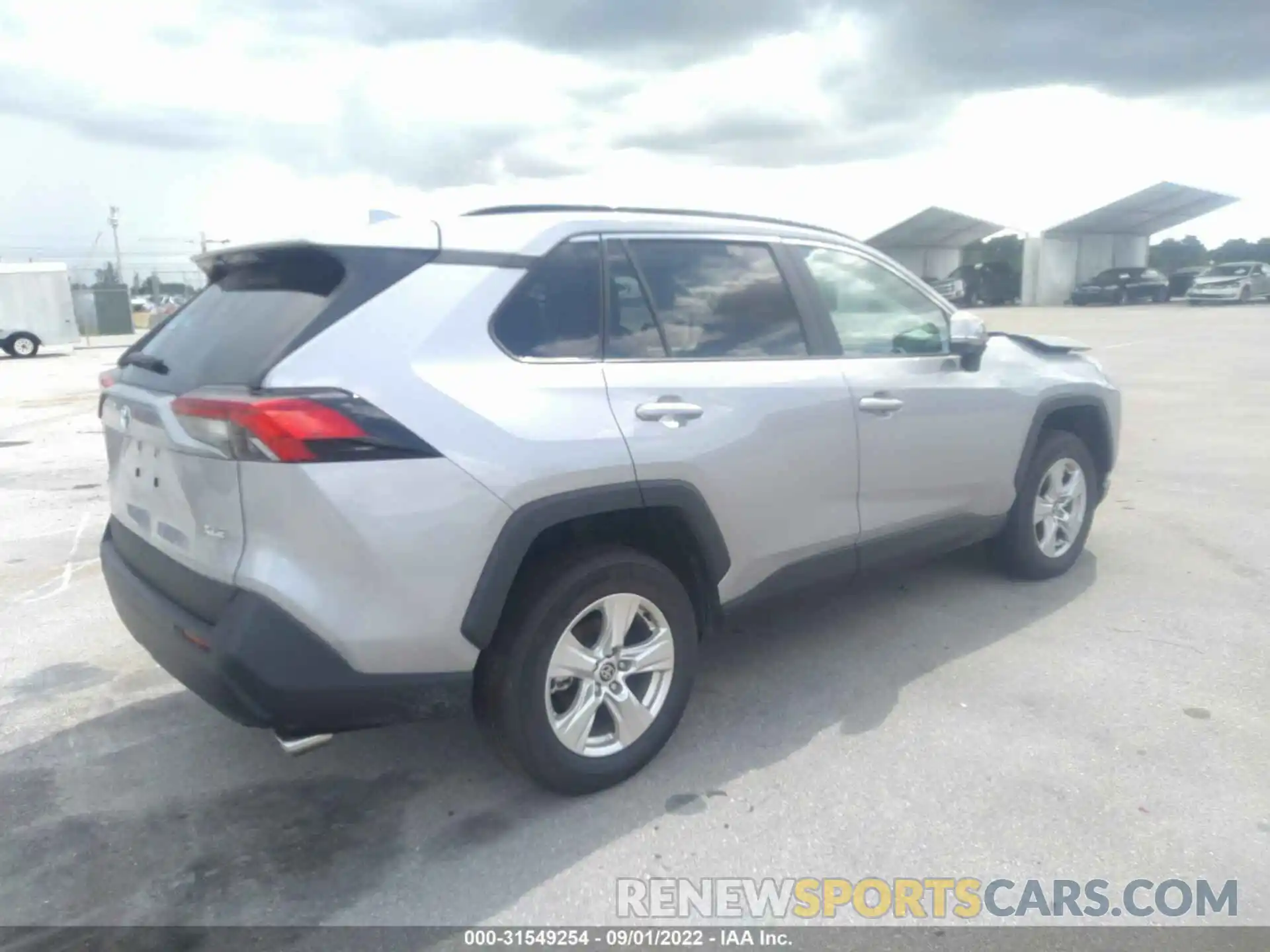 4 Photograph of a damaged car 2T3W1RFV2MW163670 TOYOTA RAV4 2021