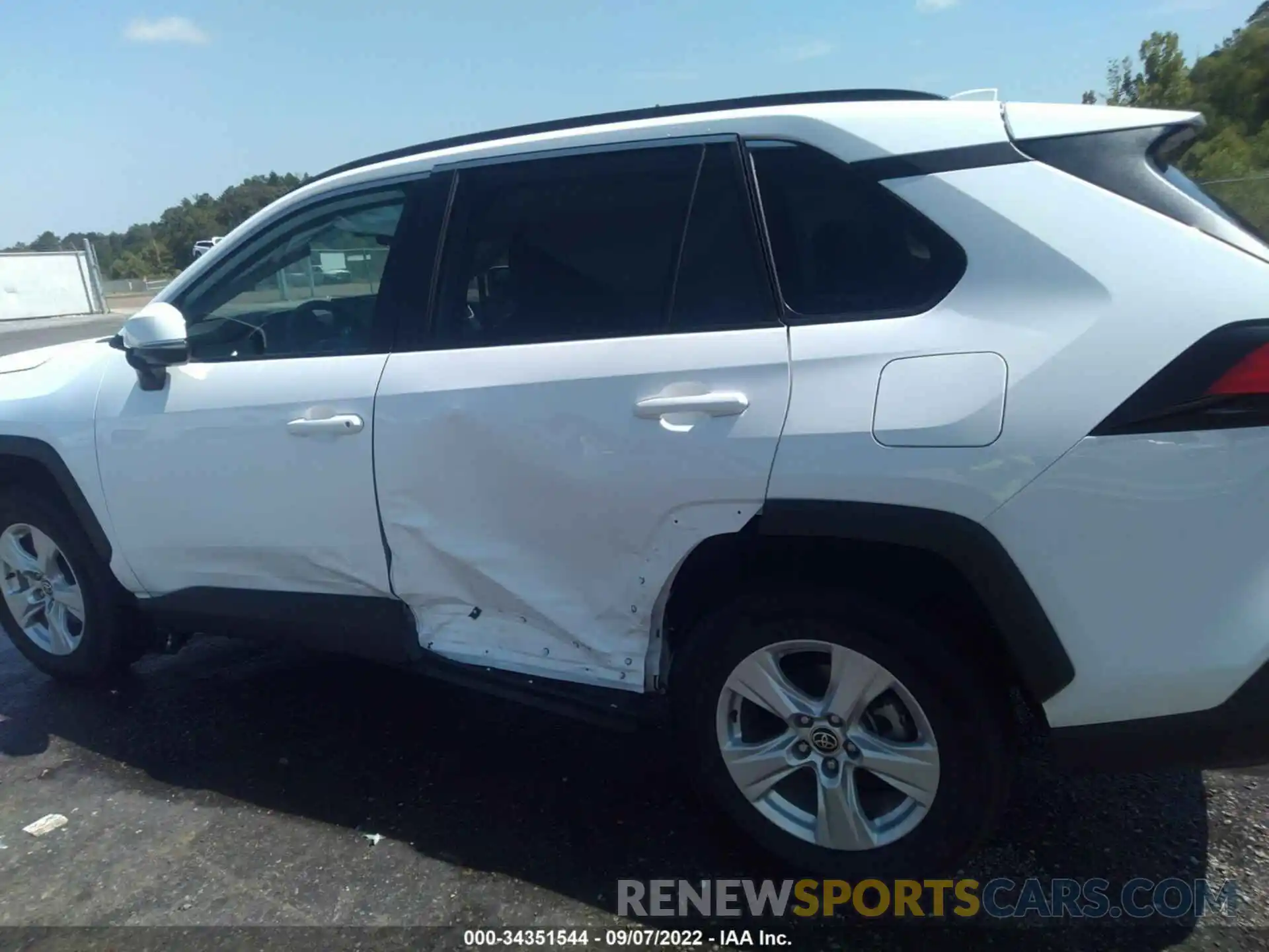 6 Photograph of a damaged car 2T3W1RFV2MW167668 TOYOTA RAV4 2021