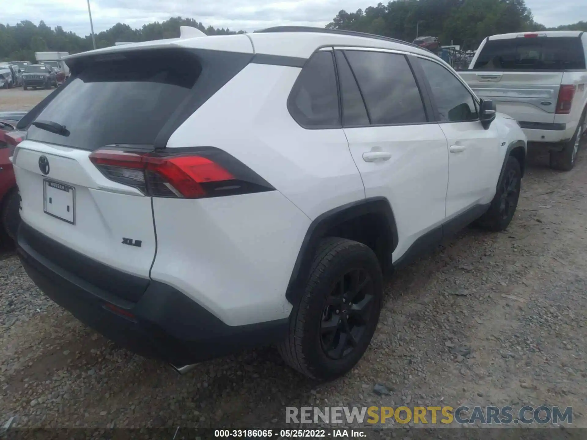 4 Photograph of a damaged car 2T3W1RFV2MW171008 TOYOTA RAV4 2021