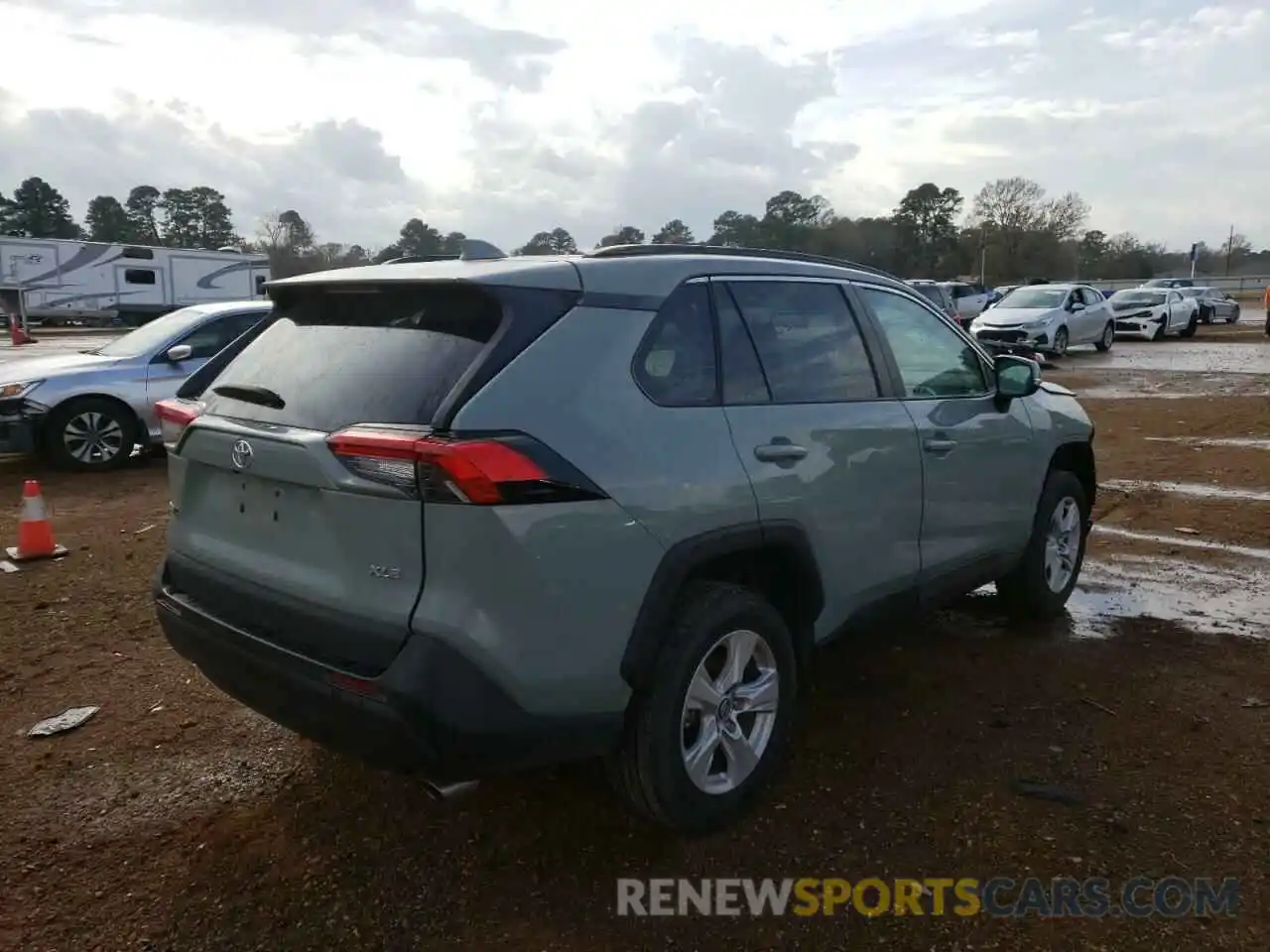 4 Photograph of a damaged car 2T3W1RFV3MC086549 TOYOTA RAV4 2021