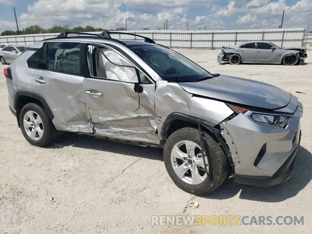 4 Photograph of a damaged car 2T3W1RFV3MC089533 TOYOTA RAV4 2021
