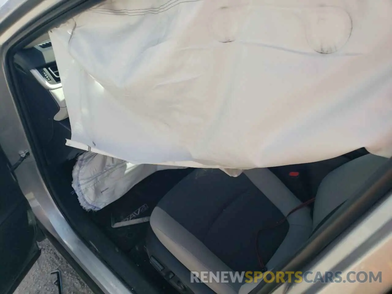 8 Photograph of a damaged car 2T3W1RFV3MC089533 TOYOTA RAV4 2021