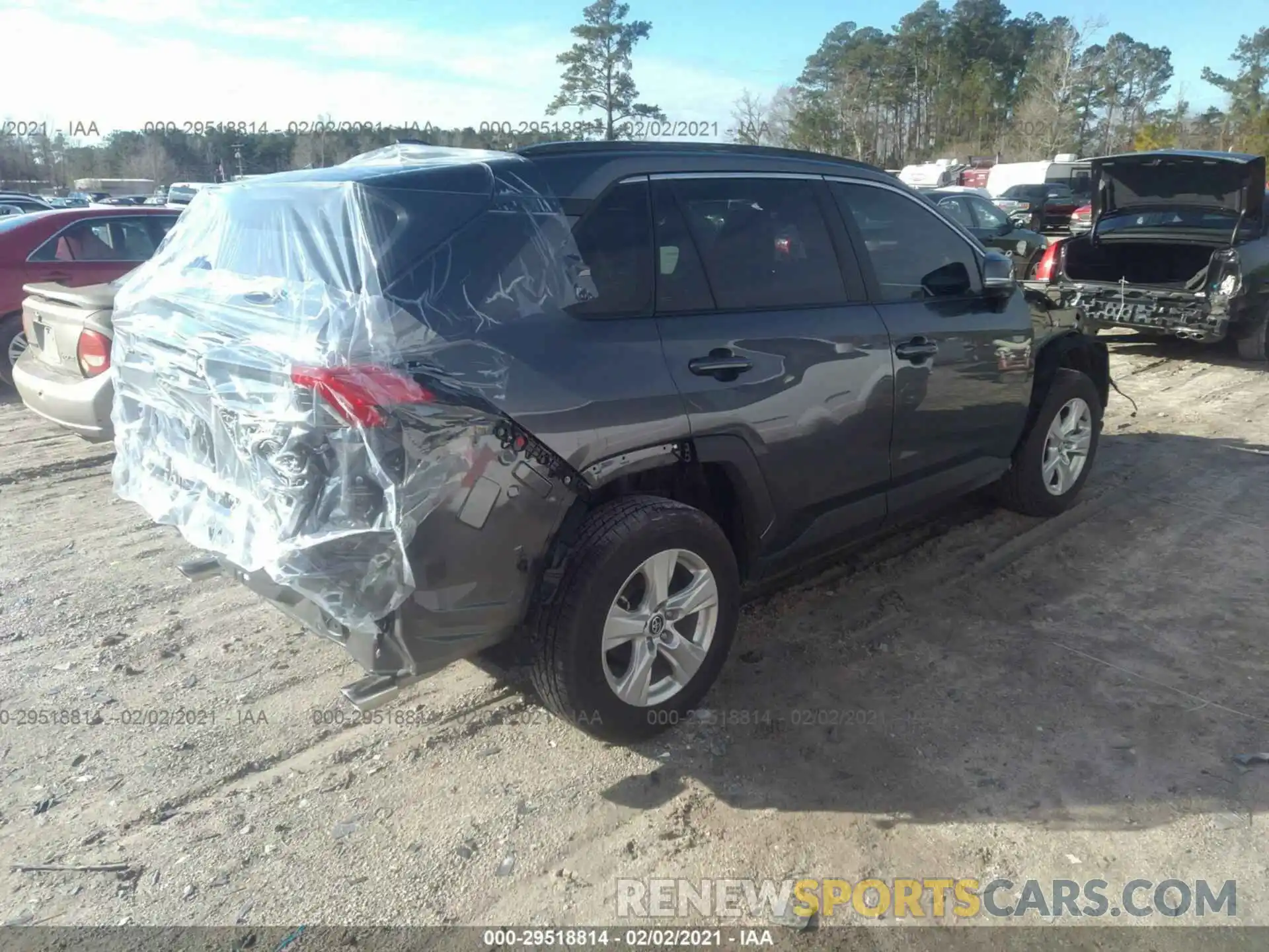 4 Photograph of a damaged car 2T3W1RFV3MC090990 TOYOTA RAV4 2021