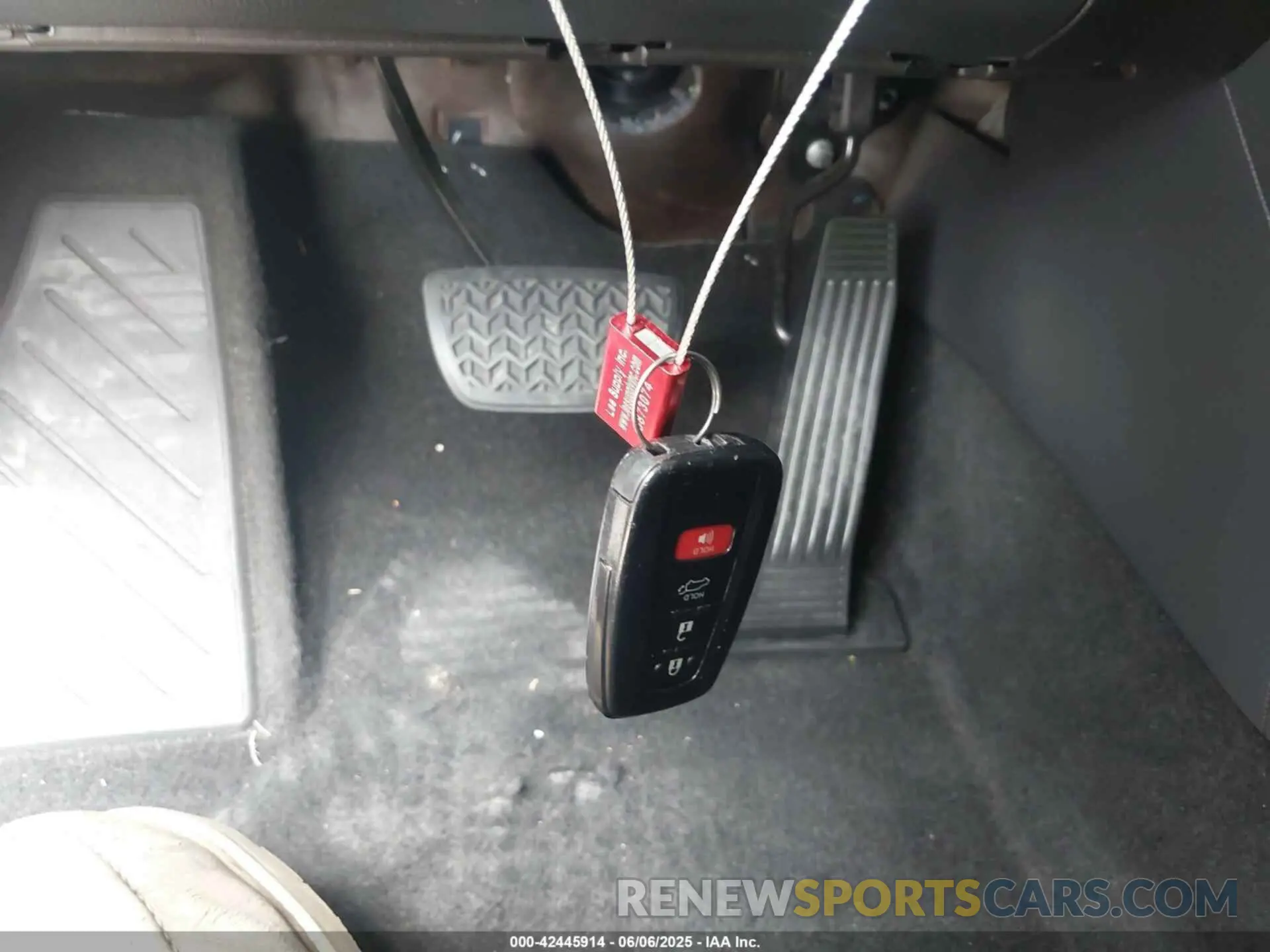 11 Photograph of a damaged car 2T3W1RFV3MC096515 TOYOTA RAV4 2021