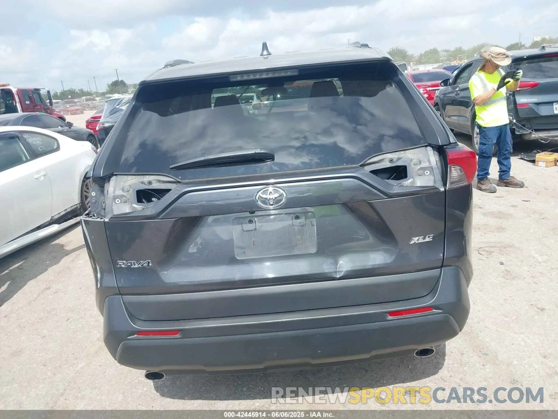 16 Photograph of a damaged car 2T3W1RFV3MC096515 TOYOTA RAV4 2021