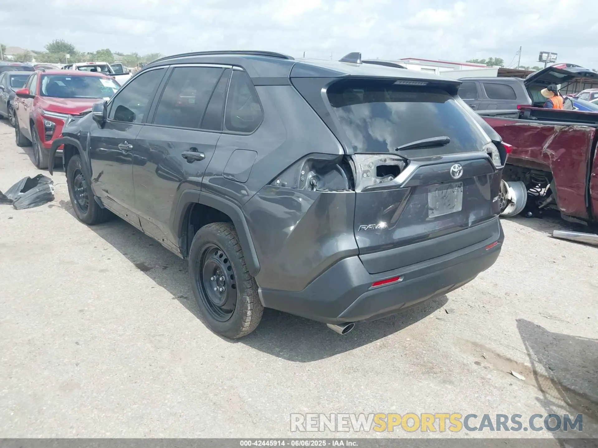 3 Photograph of a damaged car 2T3W1RFV3MC096515 TOYOTA RAV4 2021