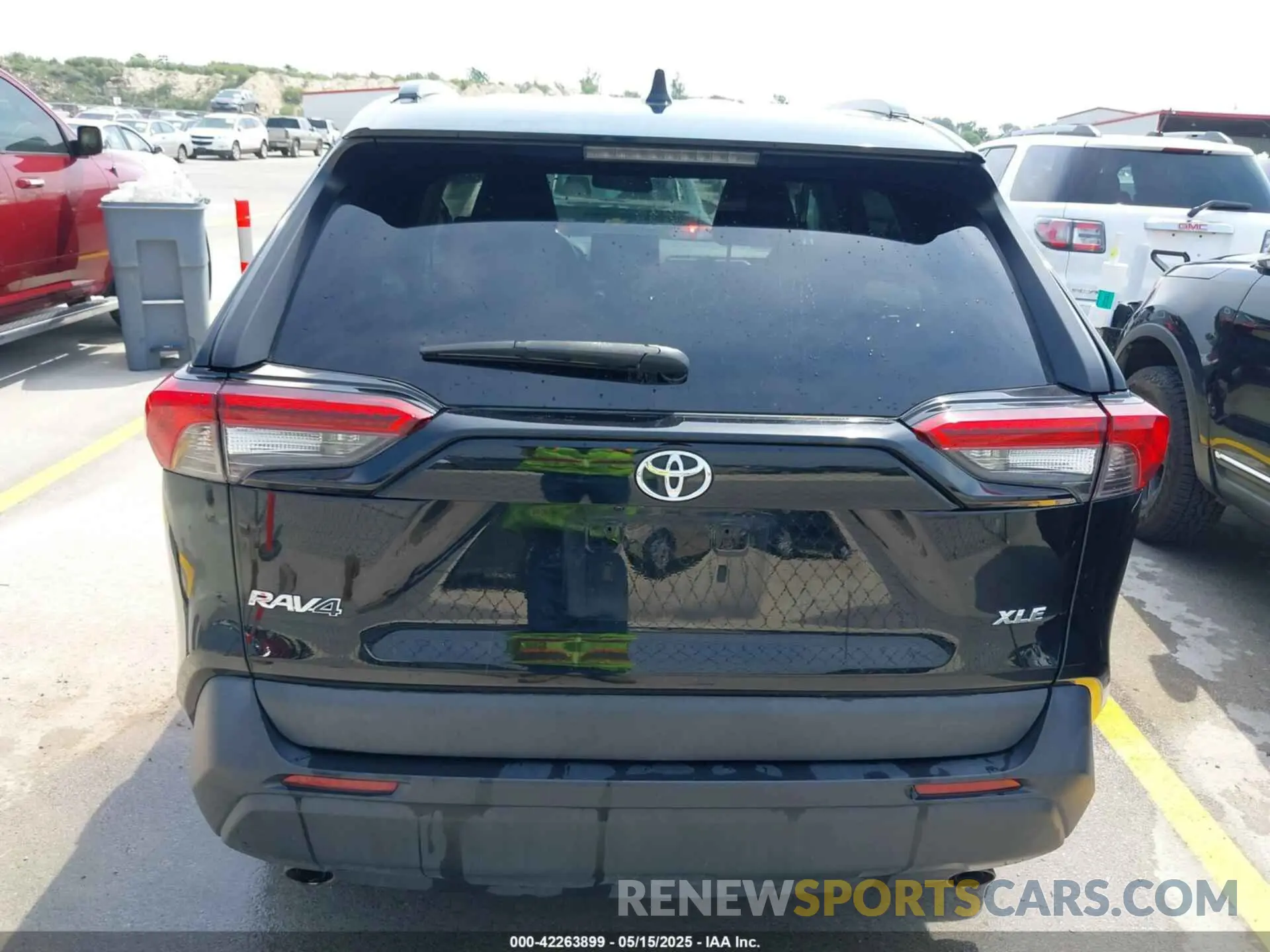 16 Photograph of a damaged car 2T3W1RFV3MC097504 TOYOTA RAV4 2021
