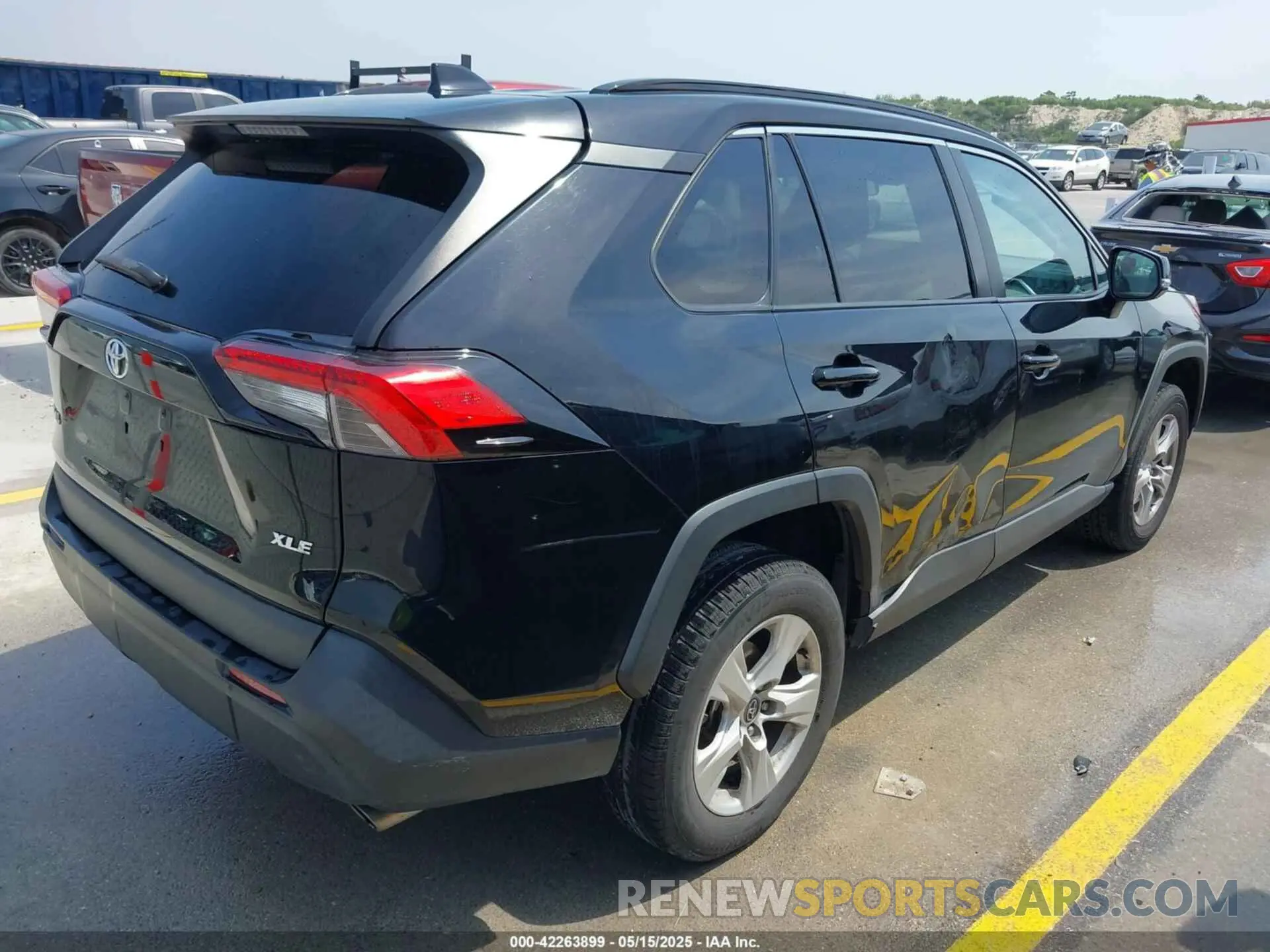 4 Photograph of a damaged car 2T3W1RFV3MC097504 TOYOTA RAV4 2021