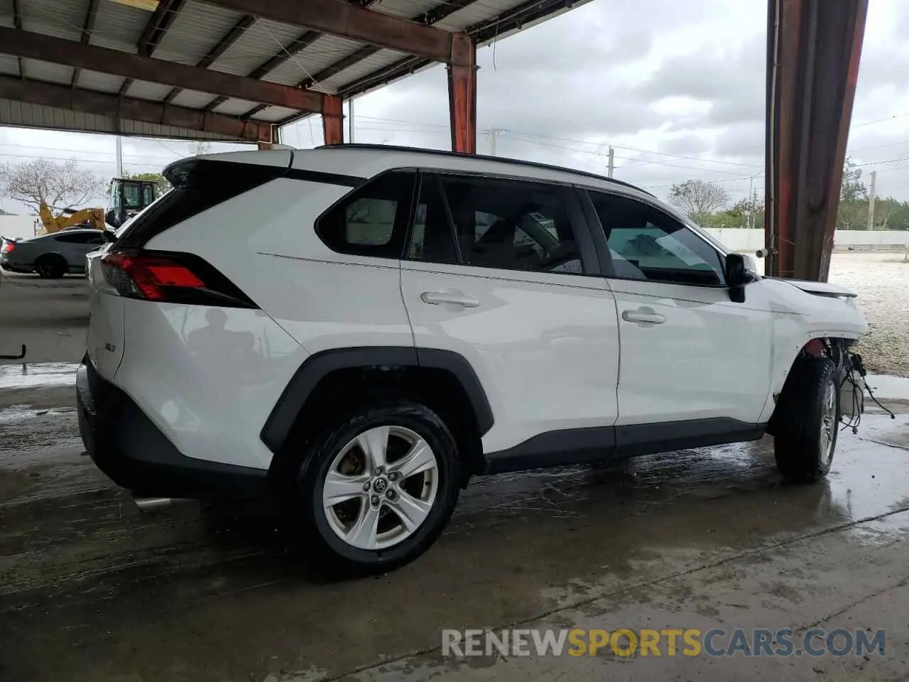 3 Photograph of a damaged car 2T3W1RFV3MC098734 TOYOTA RAV4 2021