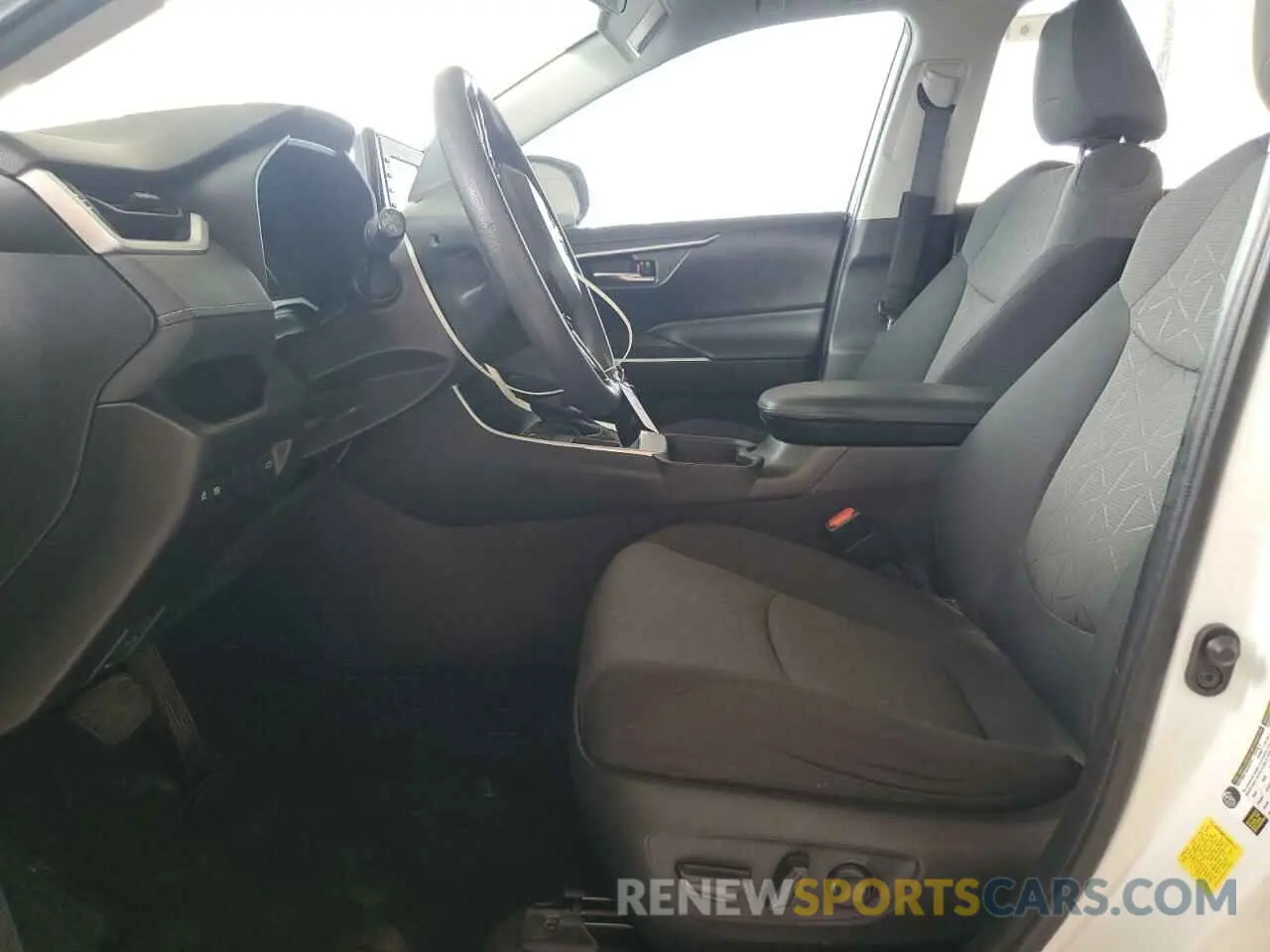 7 Photograph of a damaged car 2T3W1RFV3MC098734 TOYOTA RAV4 2021