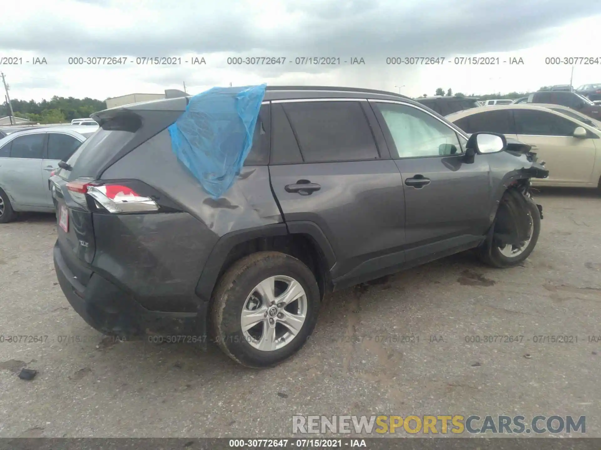 4 Photograph of a damaged car 2T3W1RFV3MC130274 TOYOTA RAV4 2021