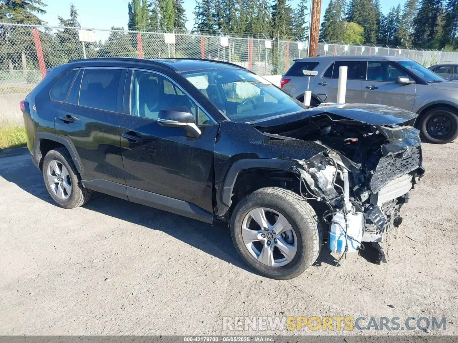 1 Photograph of a damaged car 2T3W1RFV3MC132459 TOYOTA RAV4 2021