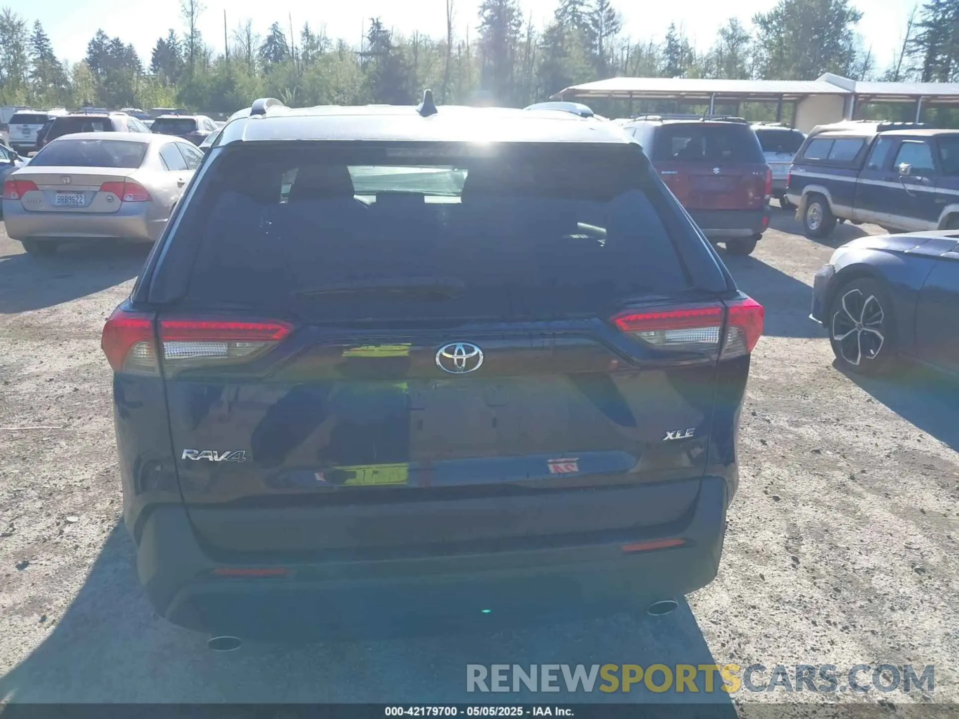 16 Photograph of a damaged car 2T3W1RFV3MC132459 TOYOTA RAV4 2021