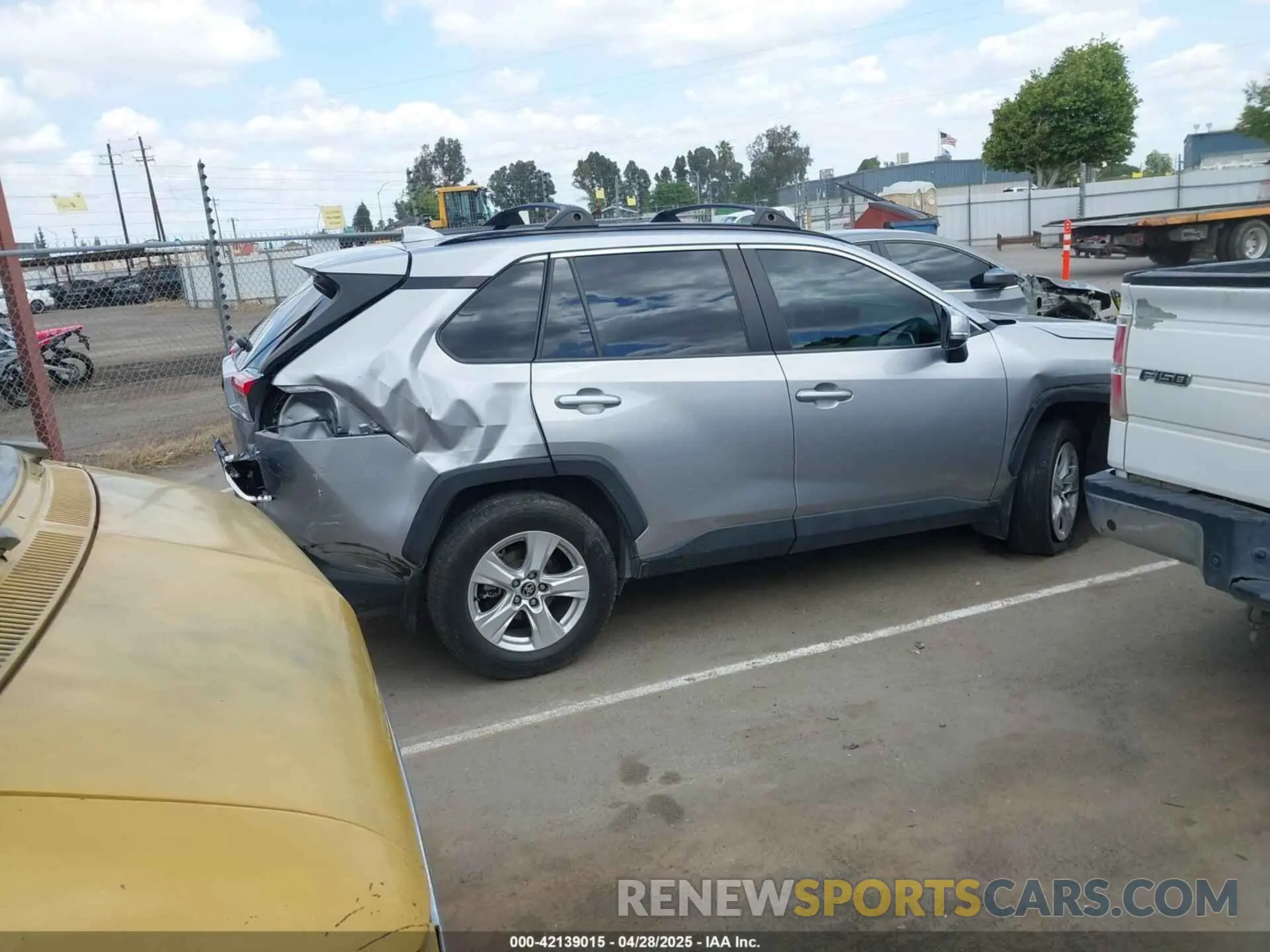 13 Photograph of a damaged car 2T3W1RFV3MC142277 TOYOTA RAV4 2021