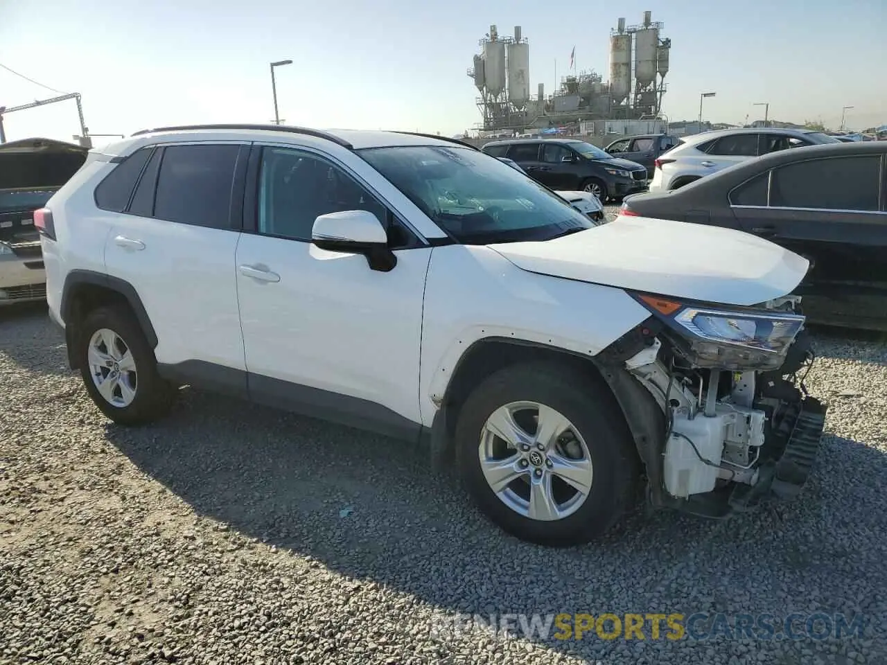 4 Photograph of a damaged car 2T3W1RFV3MC152047 TOYOTA RAV4 2021