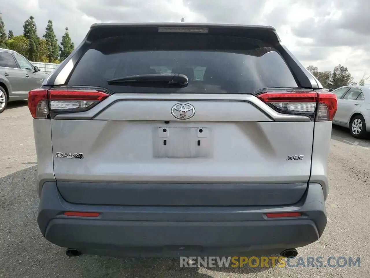6 Photograph of a damaged car 2T3W1RFV3MC158270 TOYOTA RAV4 2021