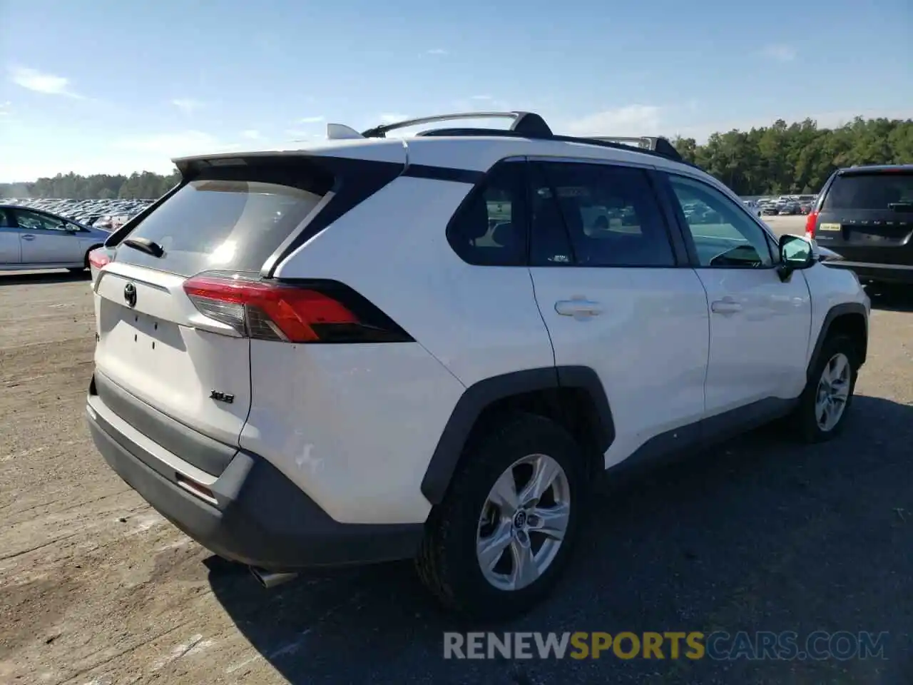 3 Photograph of a damaged car 2T3W1RFV3MW117460 TOYOTA RAV4 2021