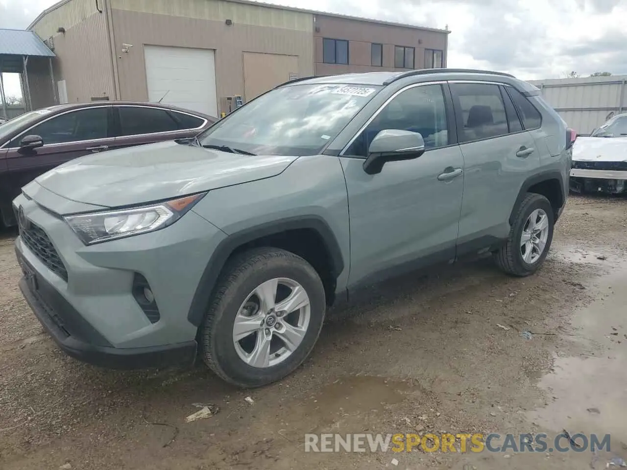 1 Photograph of a damaged car 2T3W1RFV3MW118530 TOYOTA RAV4 2021
