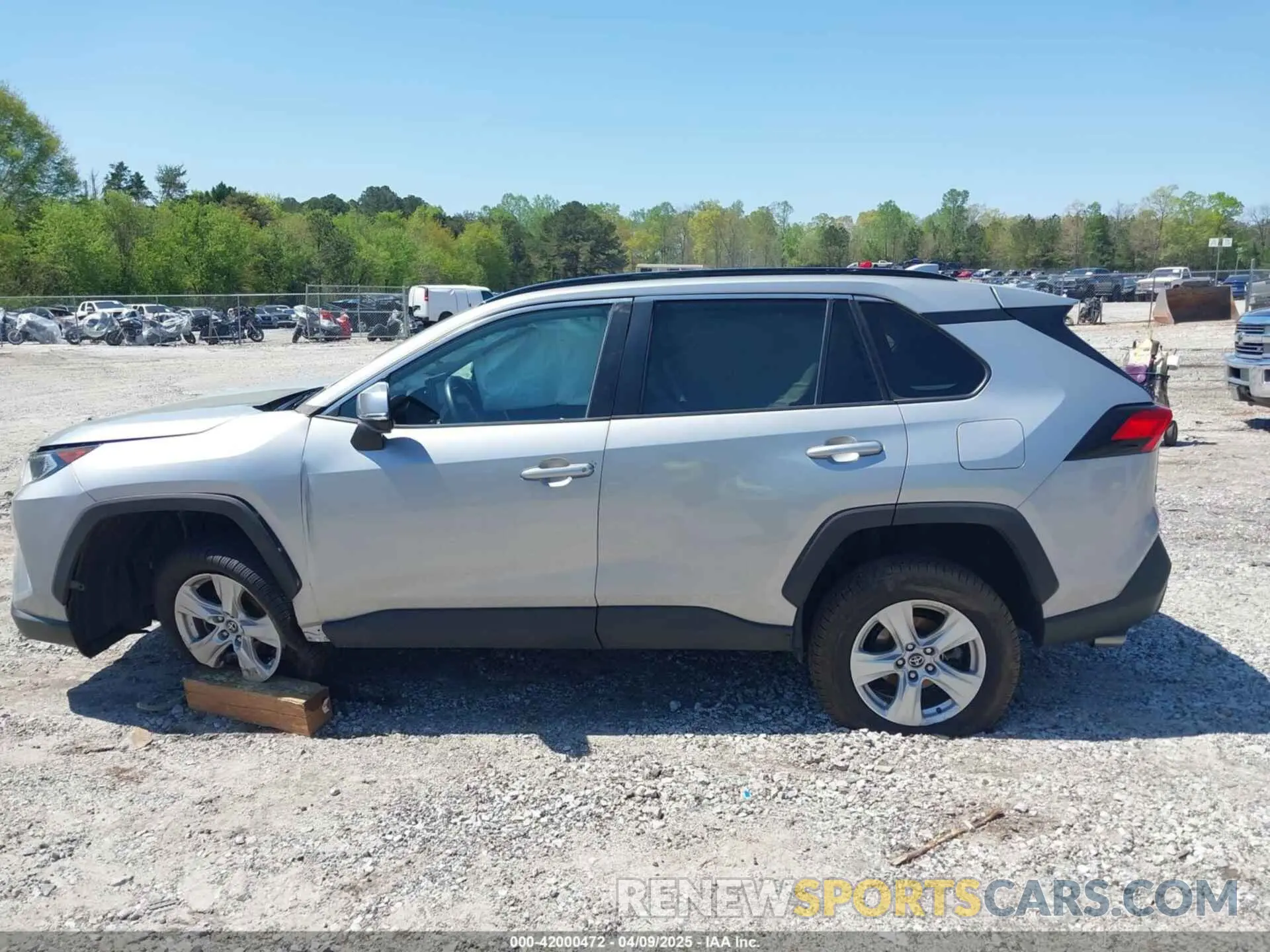 14 Photograph of a damaged car 2T3W1RFV3MW118558 TOYOTA RAV4 2021