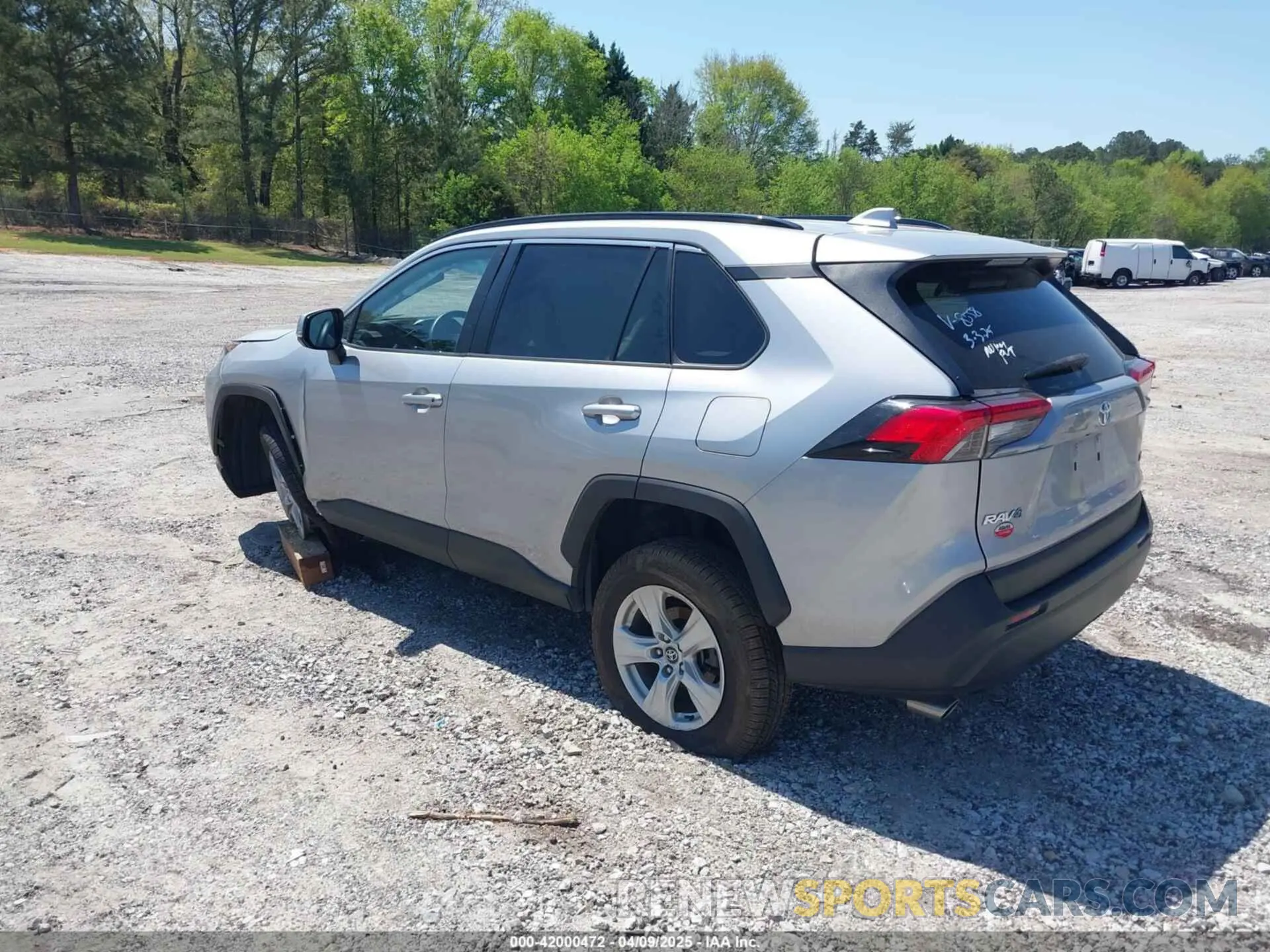 3 Photograph of a damaged car 2T3W1RFV3MW118558 TOYOTA RAV4 2021