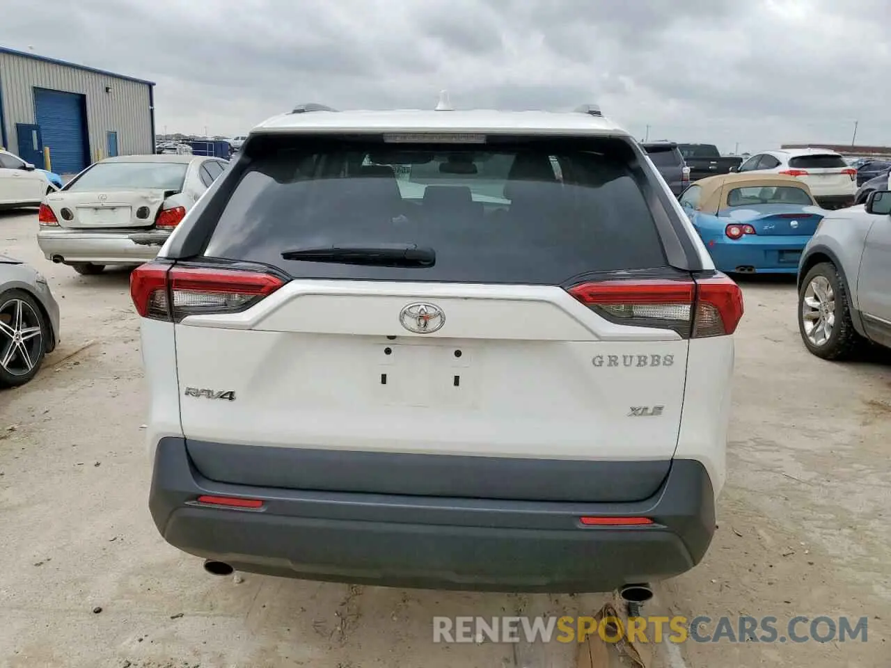 6 Photograph of a damaged car 2T3W1RFV3MW120701 TOYOTA RAV4 2021