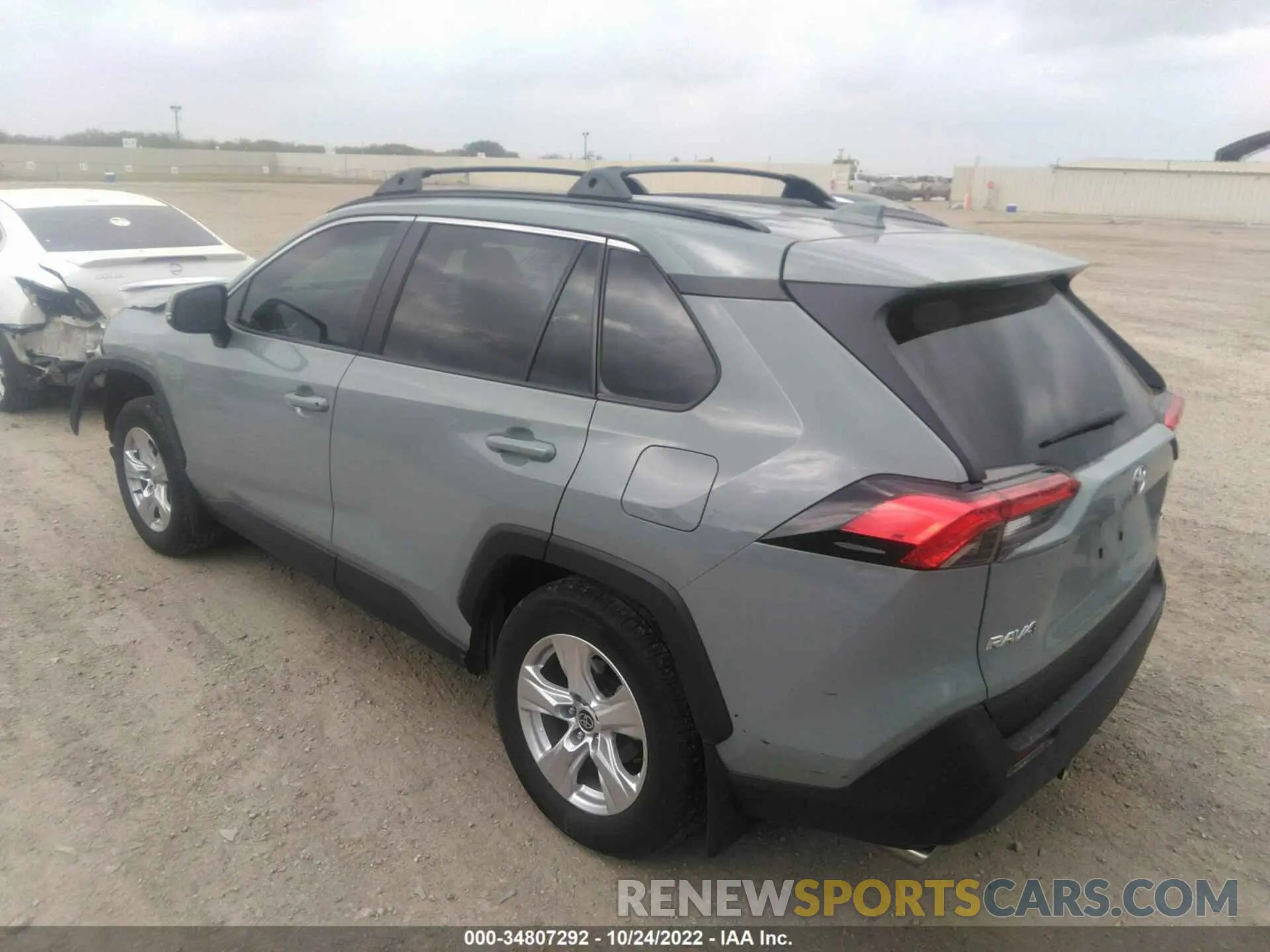 3 Photograph of a damaged car 2T3W1RFV3MW130435 TOYOTA RAV4 2021