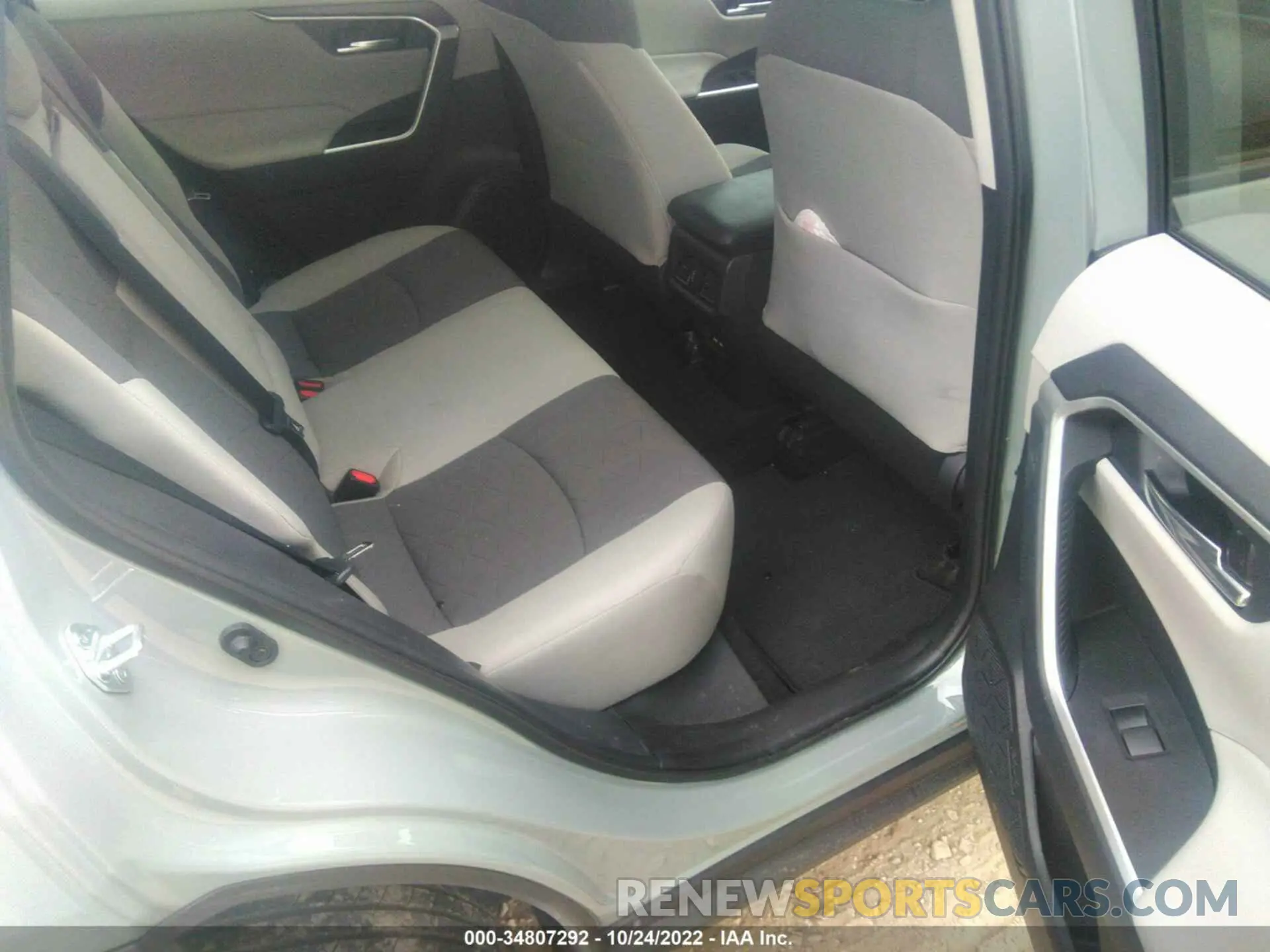8 Photograph of a damaged car 2T3W1RFV3MW130435 TOYOTA RAV4 2021