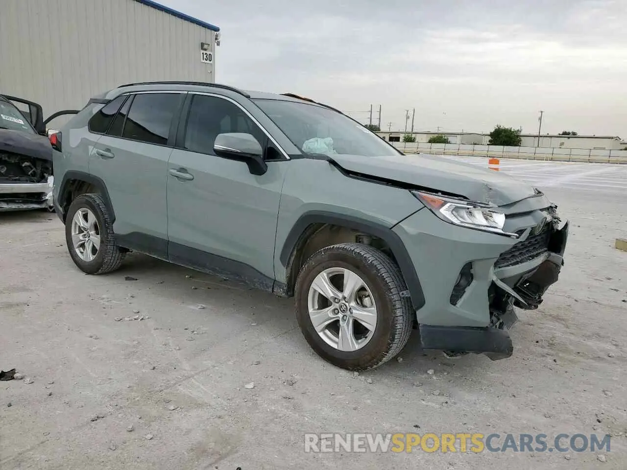 4 Photograph of a damaged car 2T3W1RFV3MW131150 TOYOTA RAV4 2021